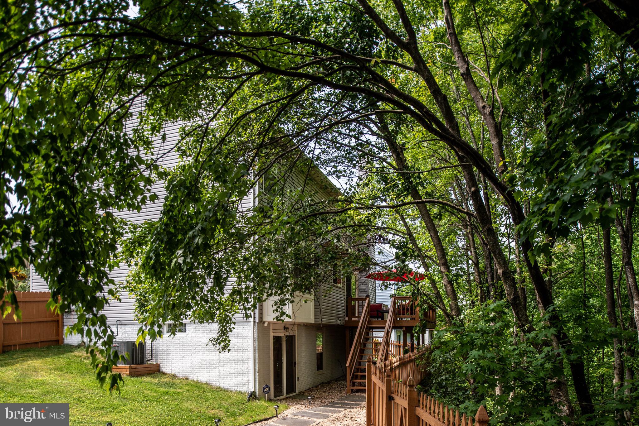 2 Newport Ct