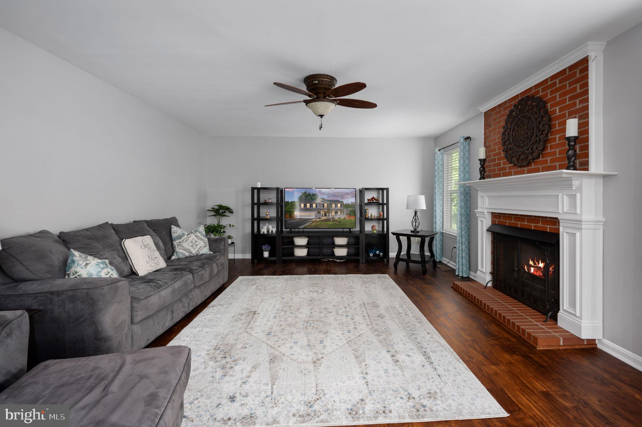 2 Newport Ct
