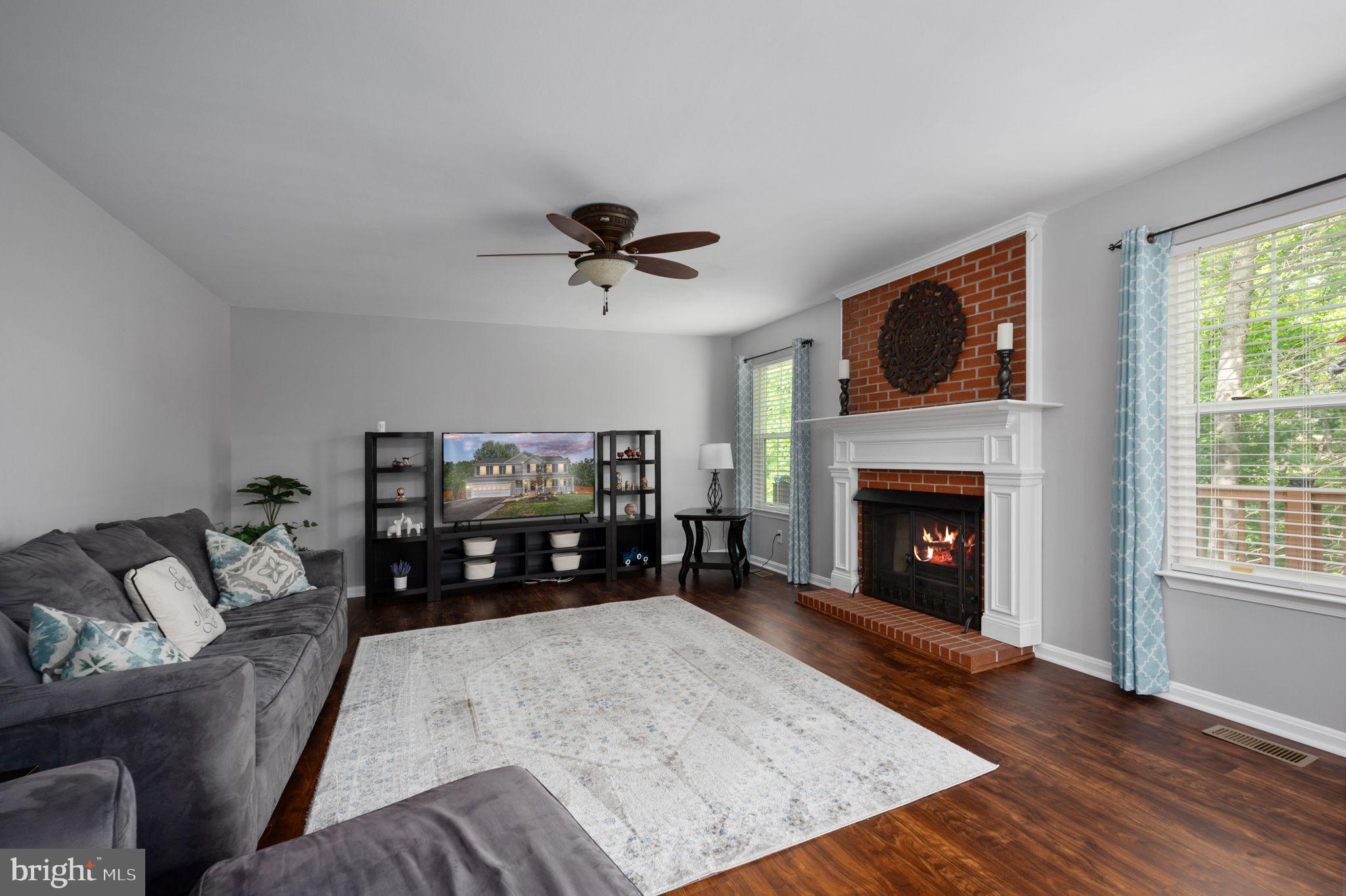 2 Newport Ct