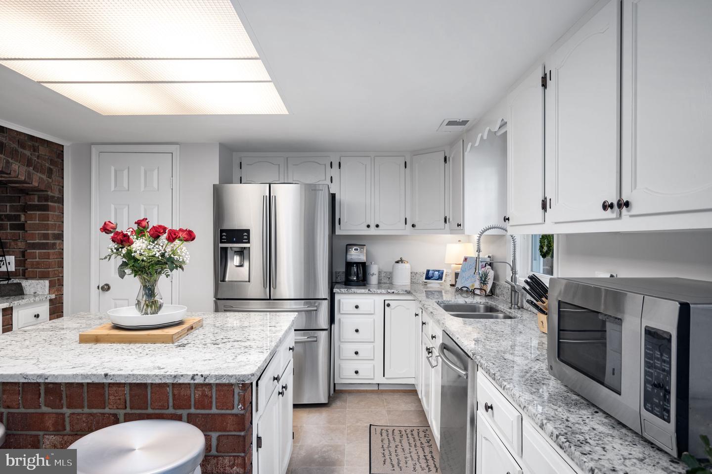 1035 Aquia Dr