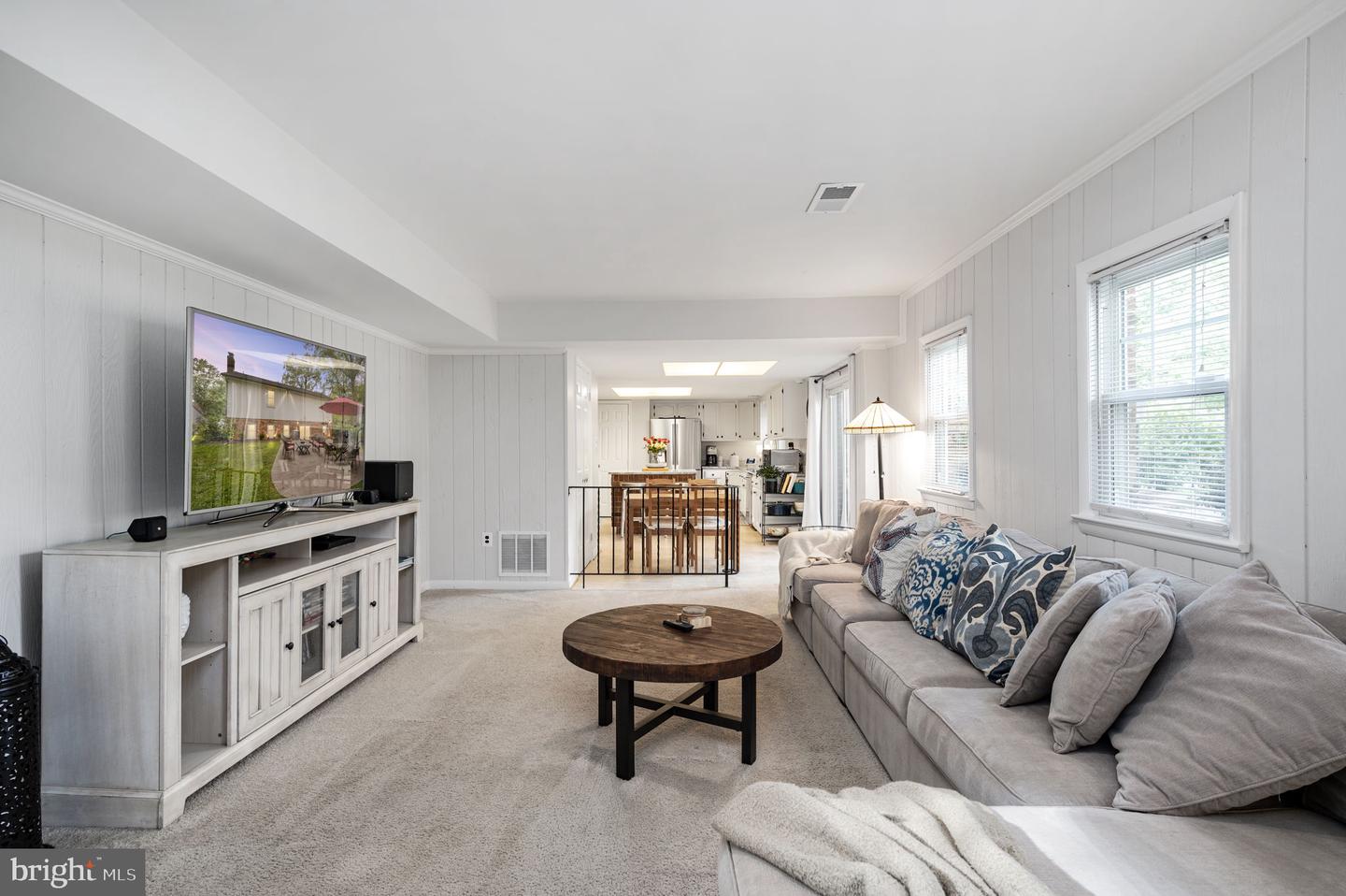 1035 Aquia Dr