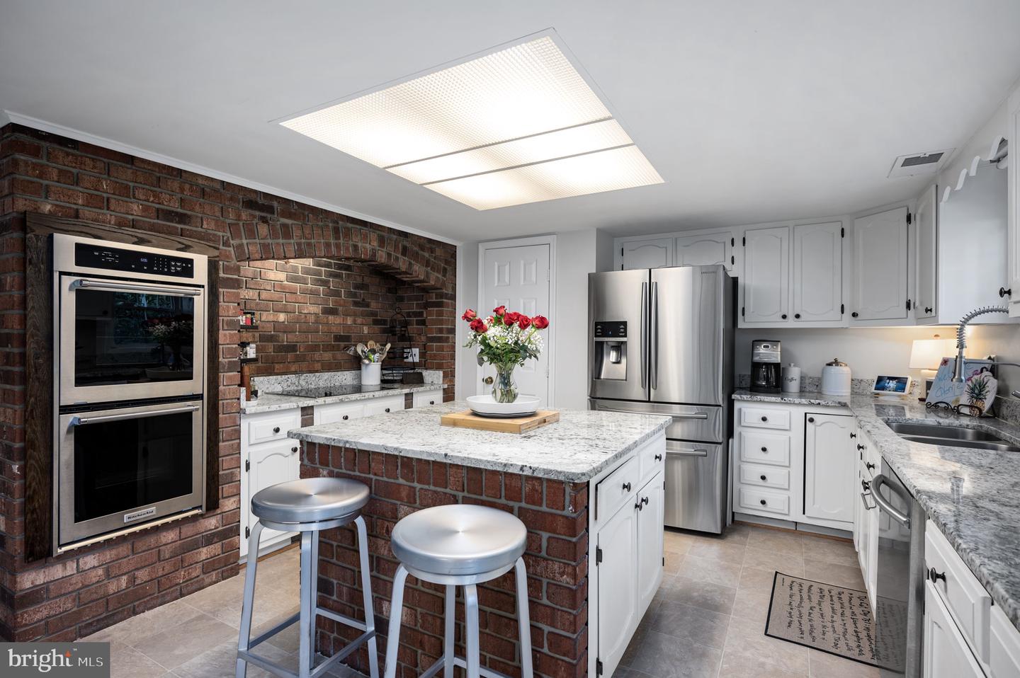 1035 Aquia Dr