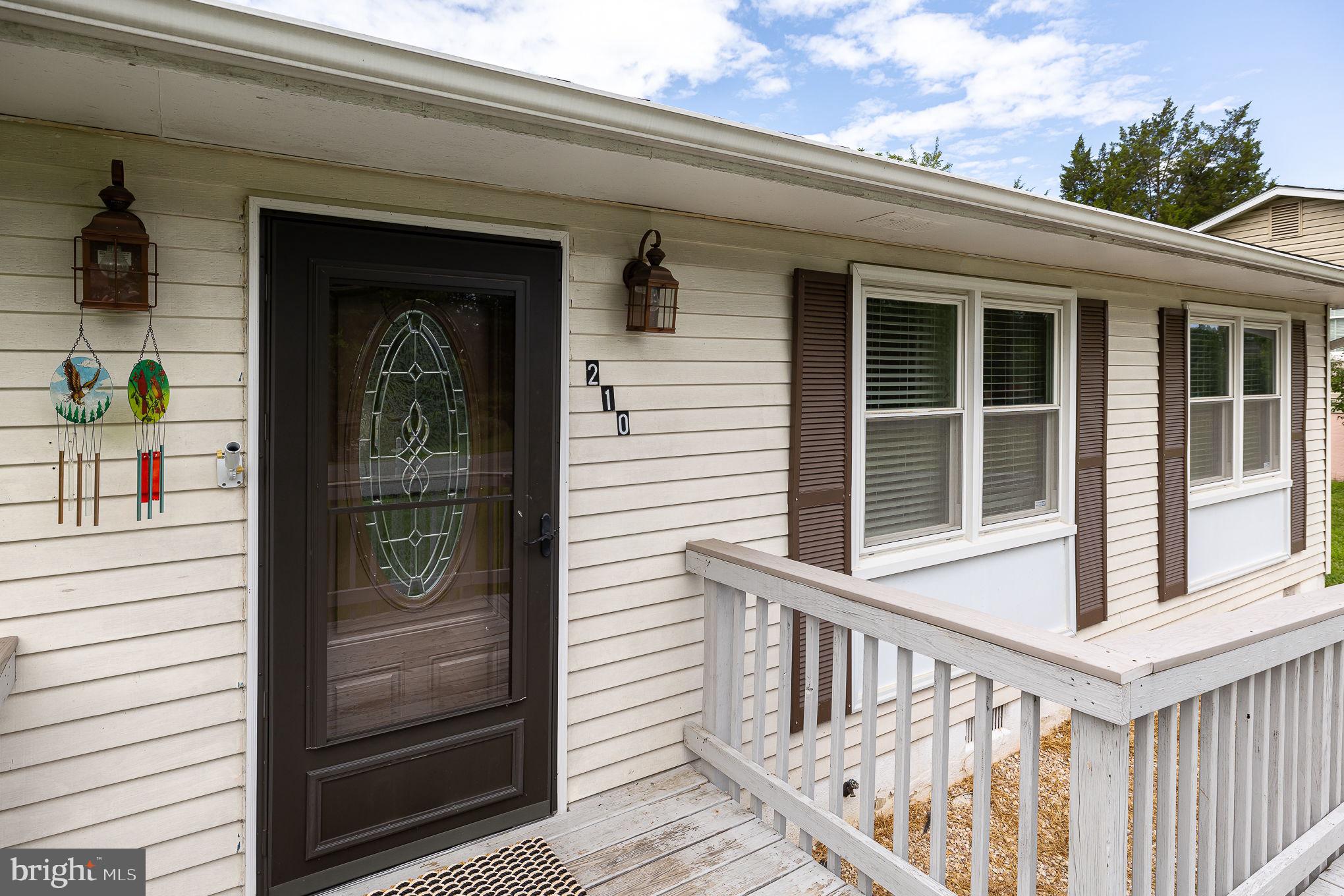 210 Oak Grove Ln