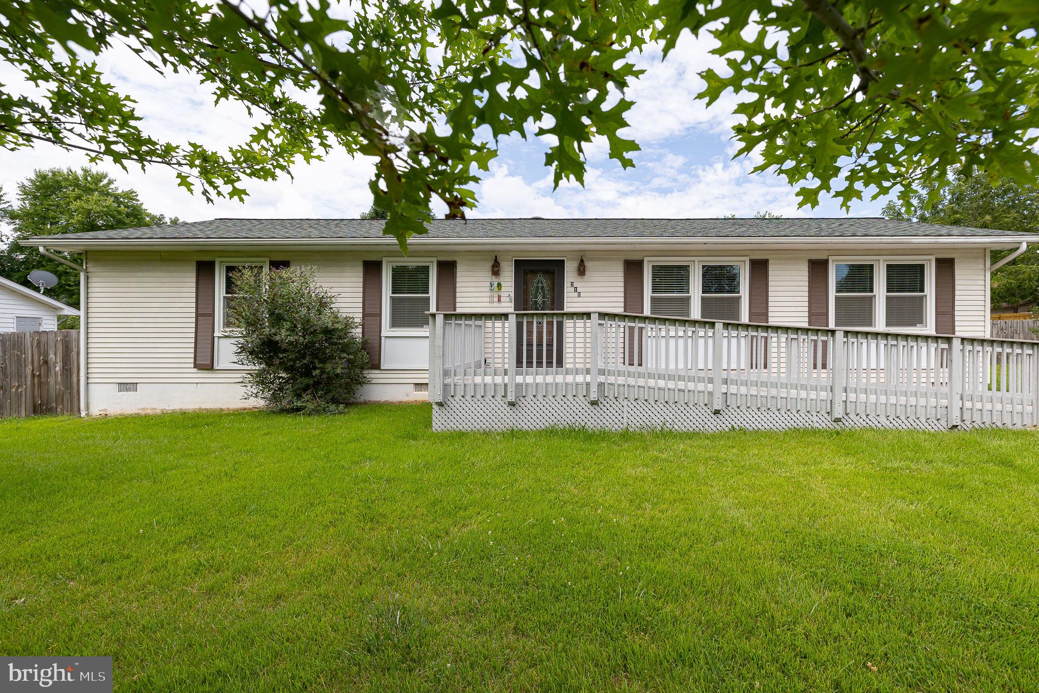 210 Oak Grove Ln
