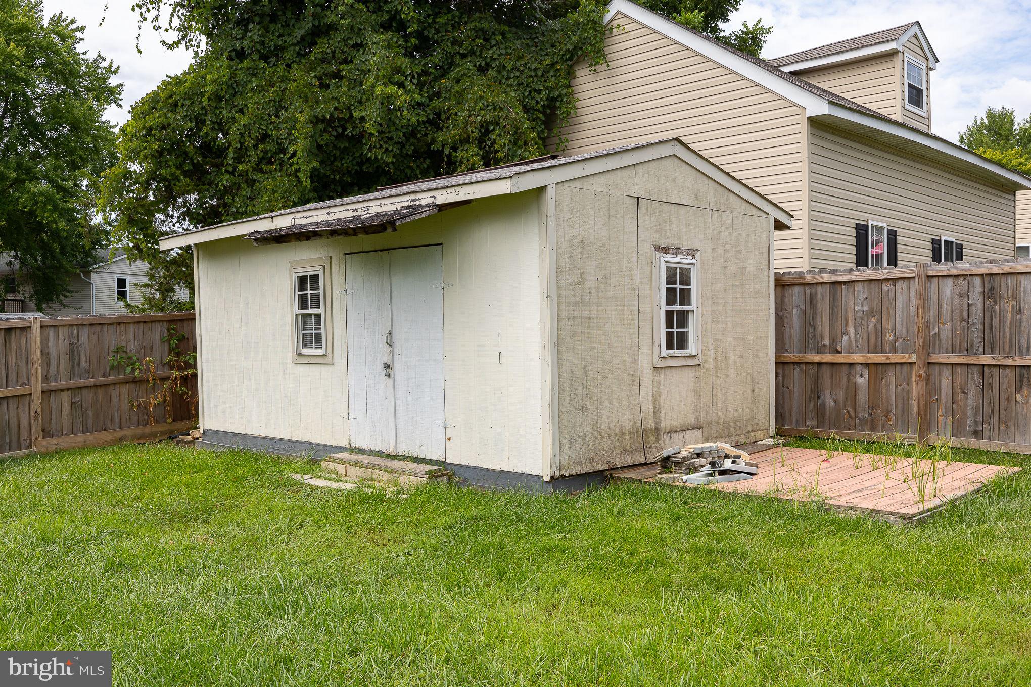 210 Oak Grove Ln