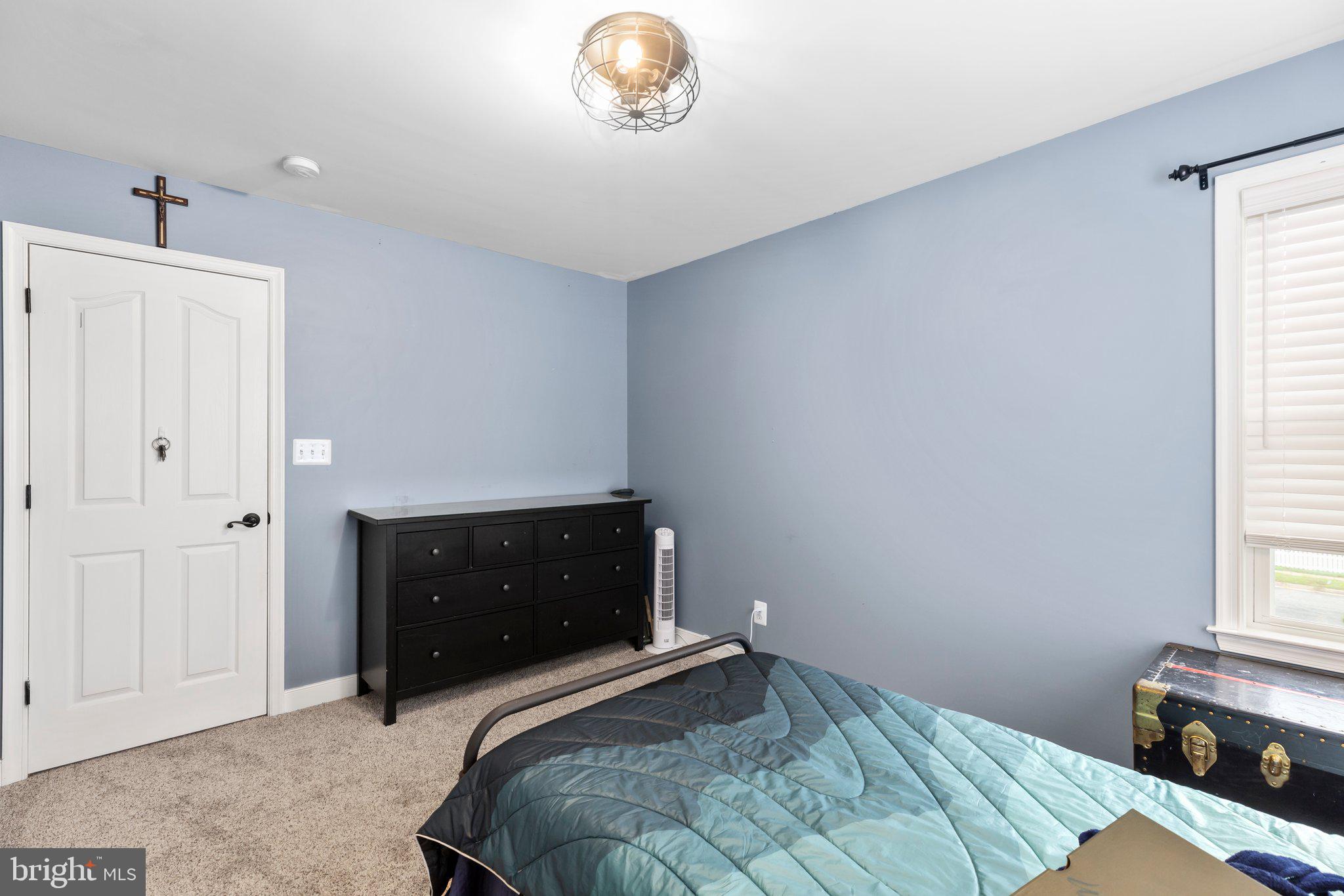 10 Crawford Ln