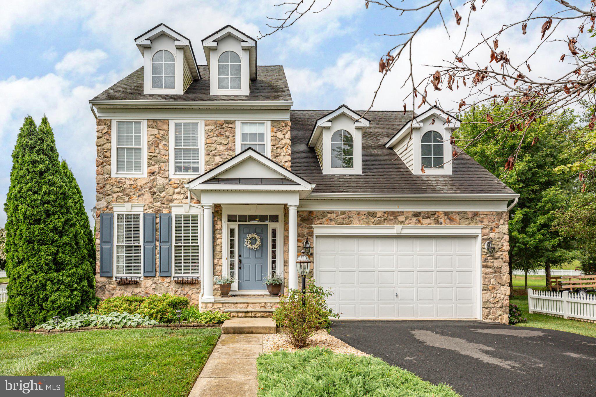 10 Crawford Ln