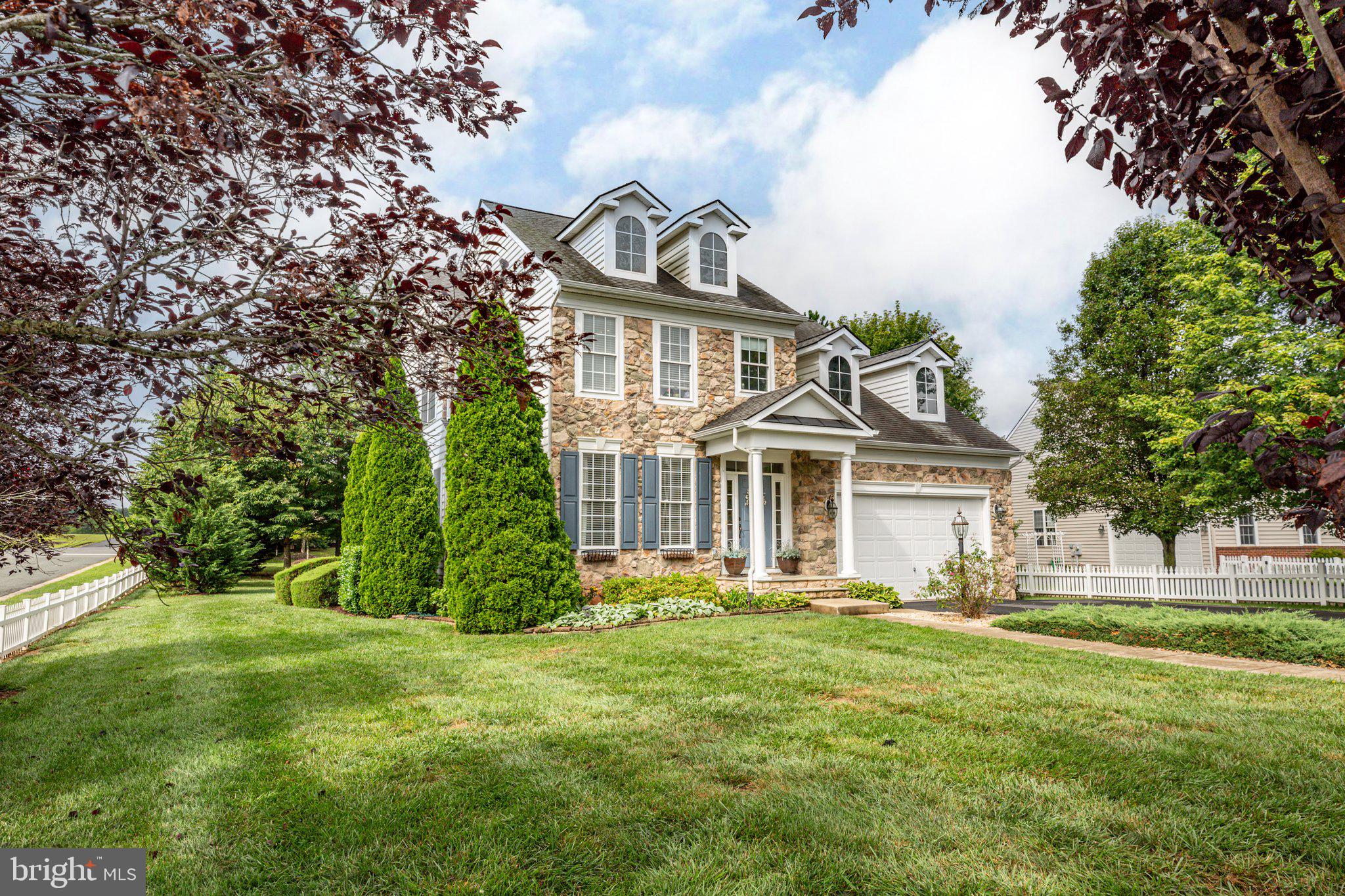 10 Crawford Ln