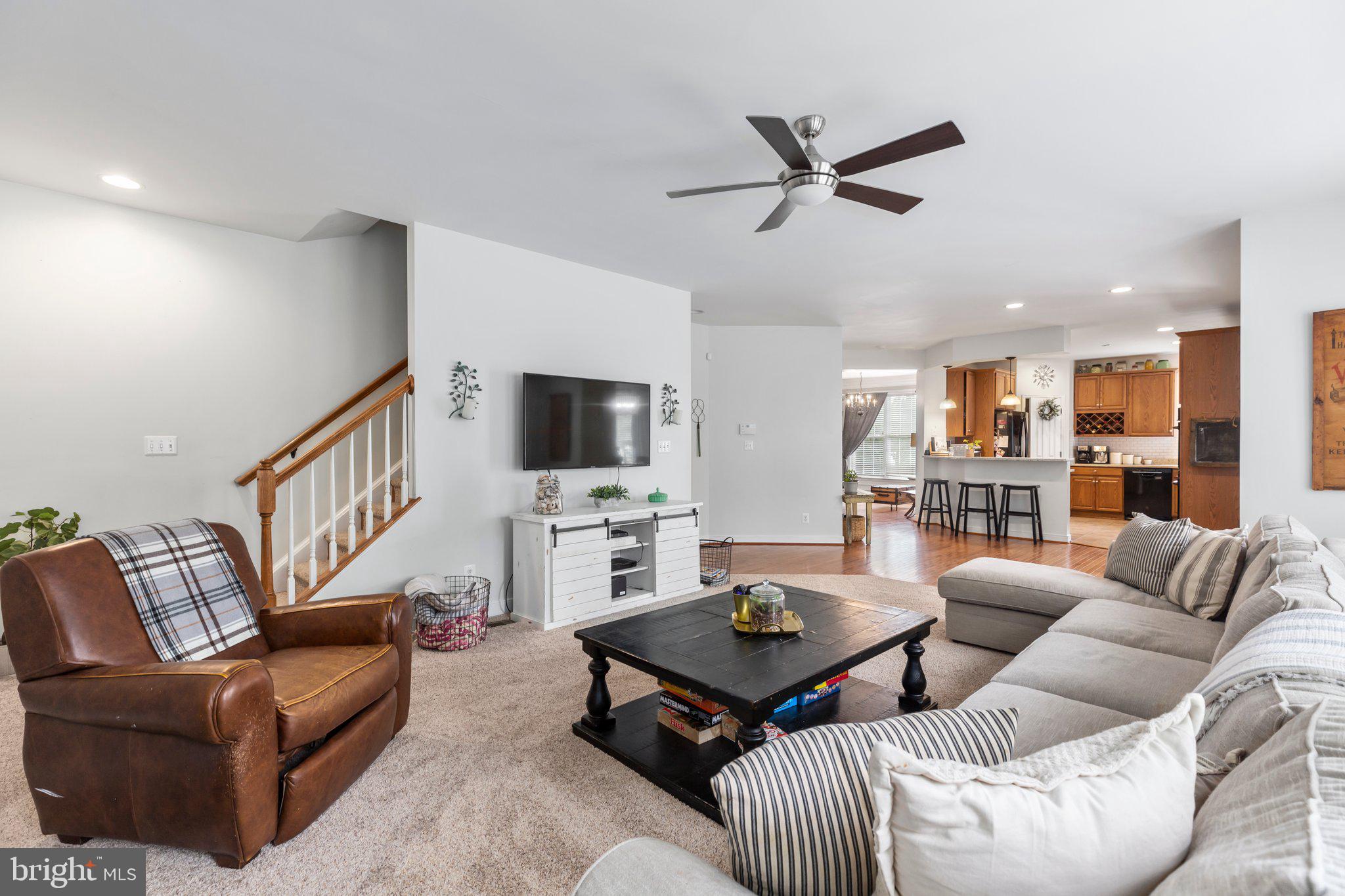 10 Crawford Ln