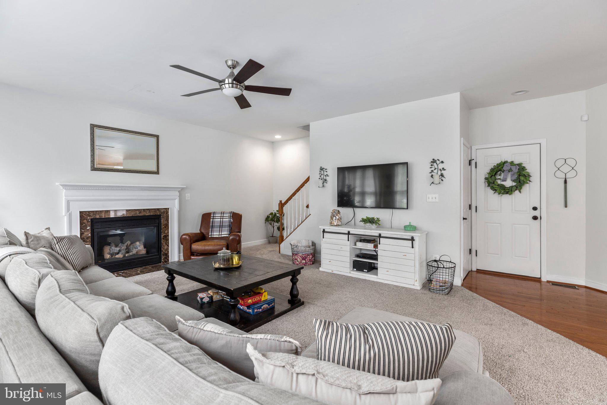 10 Crawford Ln