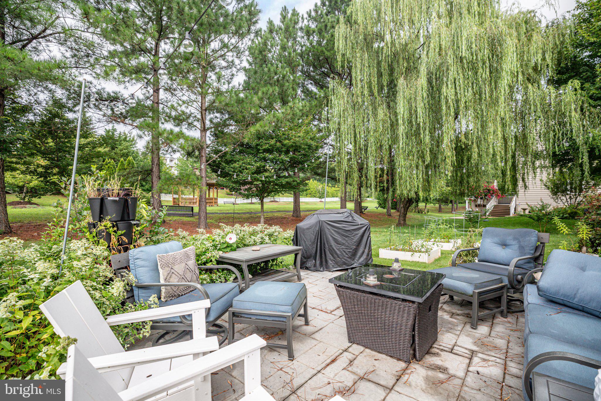 10 Crawford Ln
