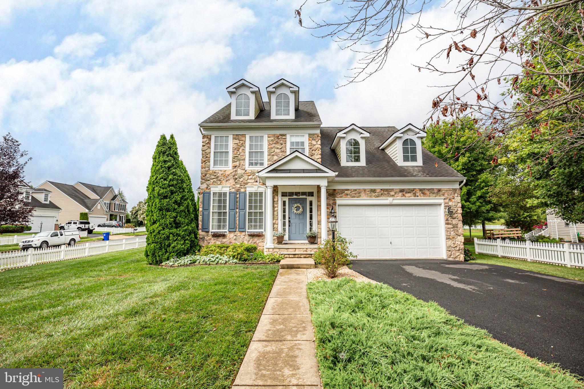 10 Crawford Ln