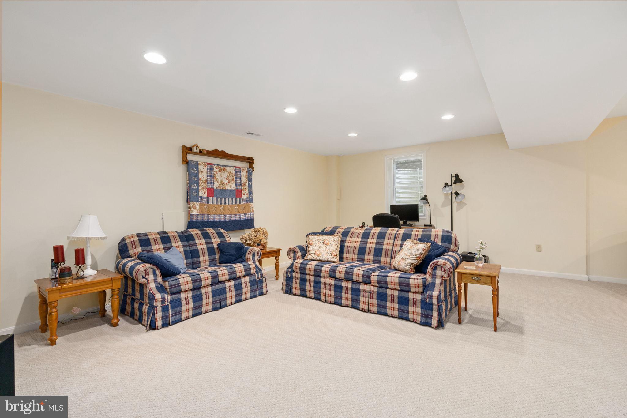 73 Brittany Ln