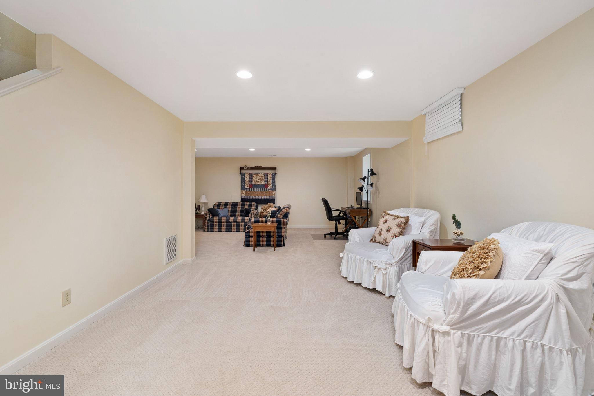 73 Brittany Ln