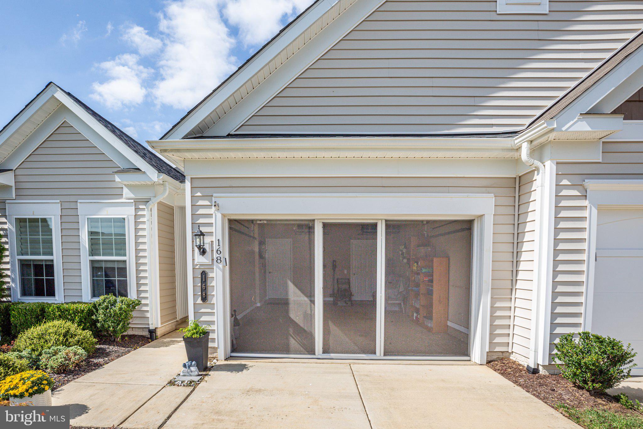 168 Hyannis Pl