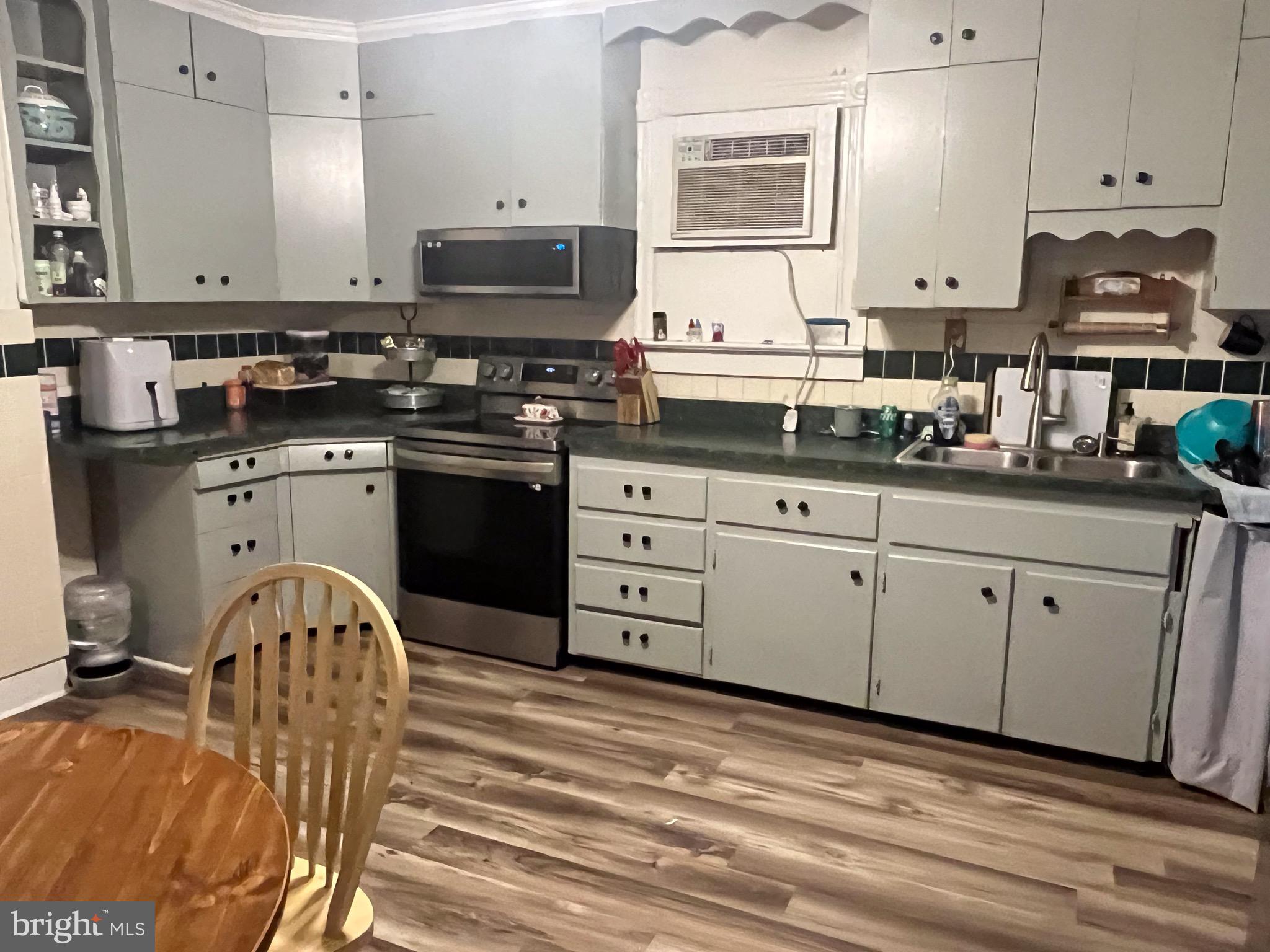 65 Chatham Heights Rd