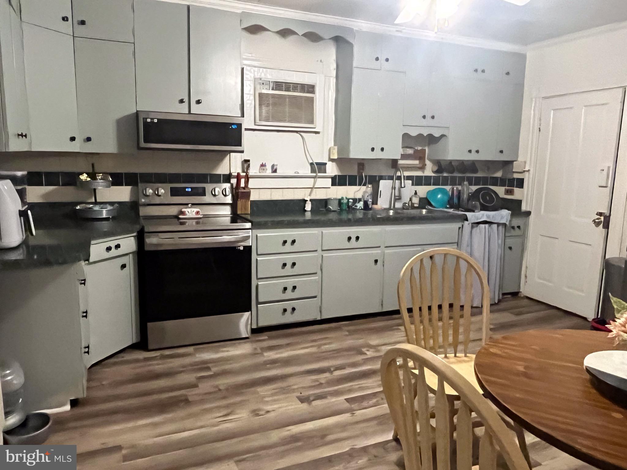 65 Chatham Heights Rd