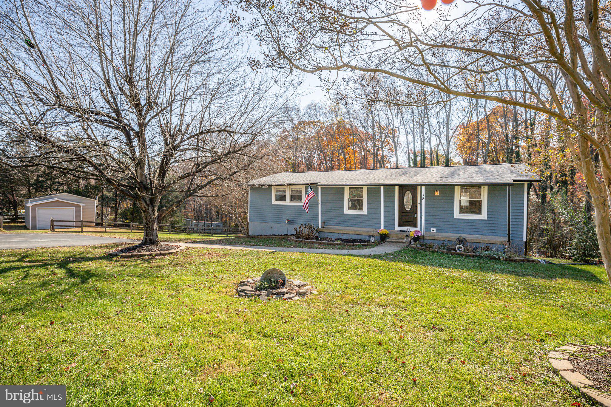 18 Hidden Lake Dr