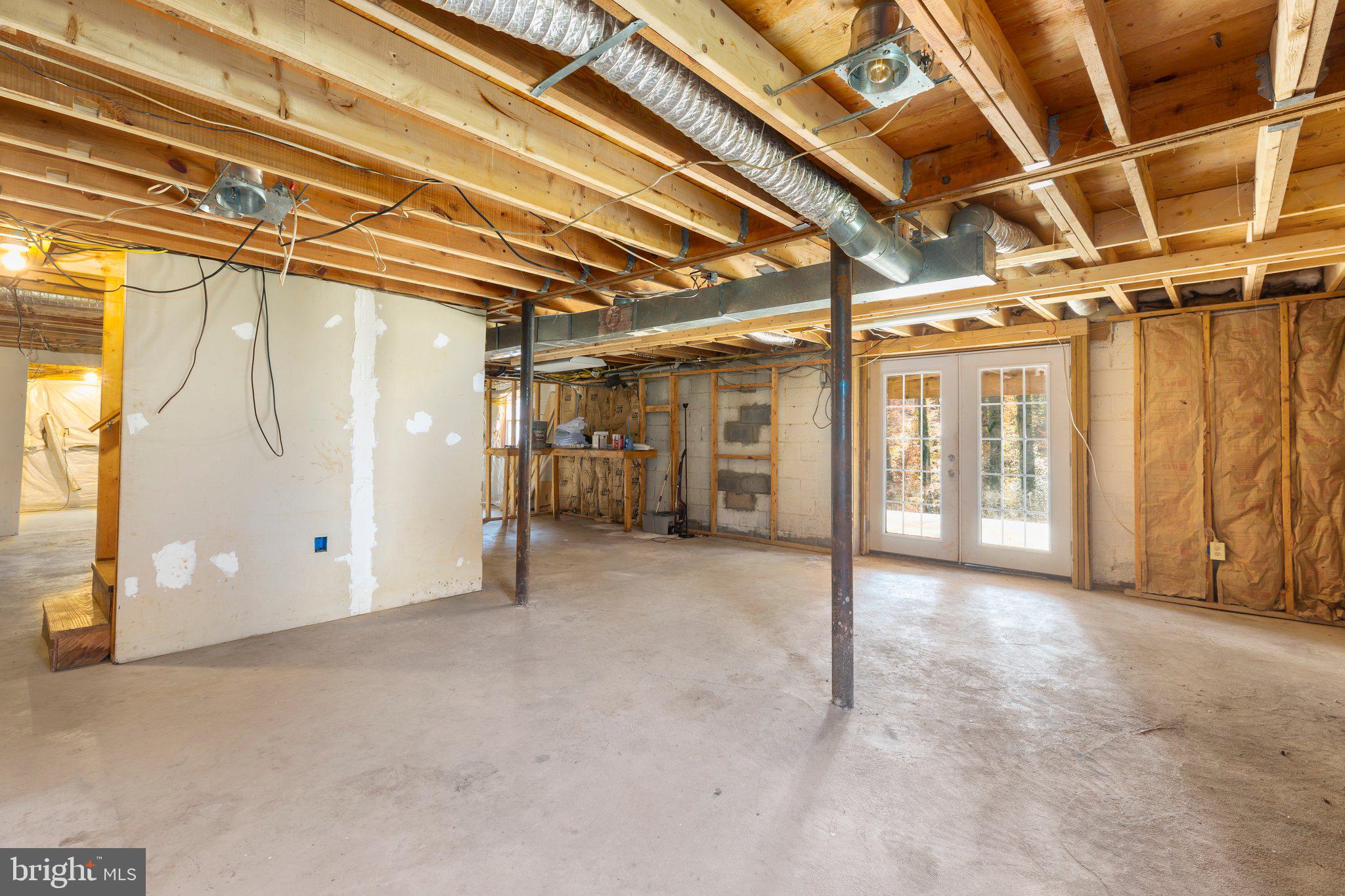 18 Hidden Lake Dr