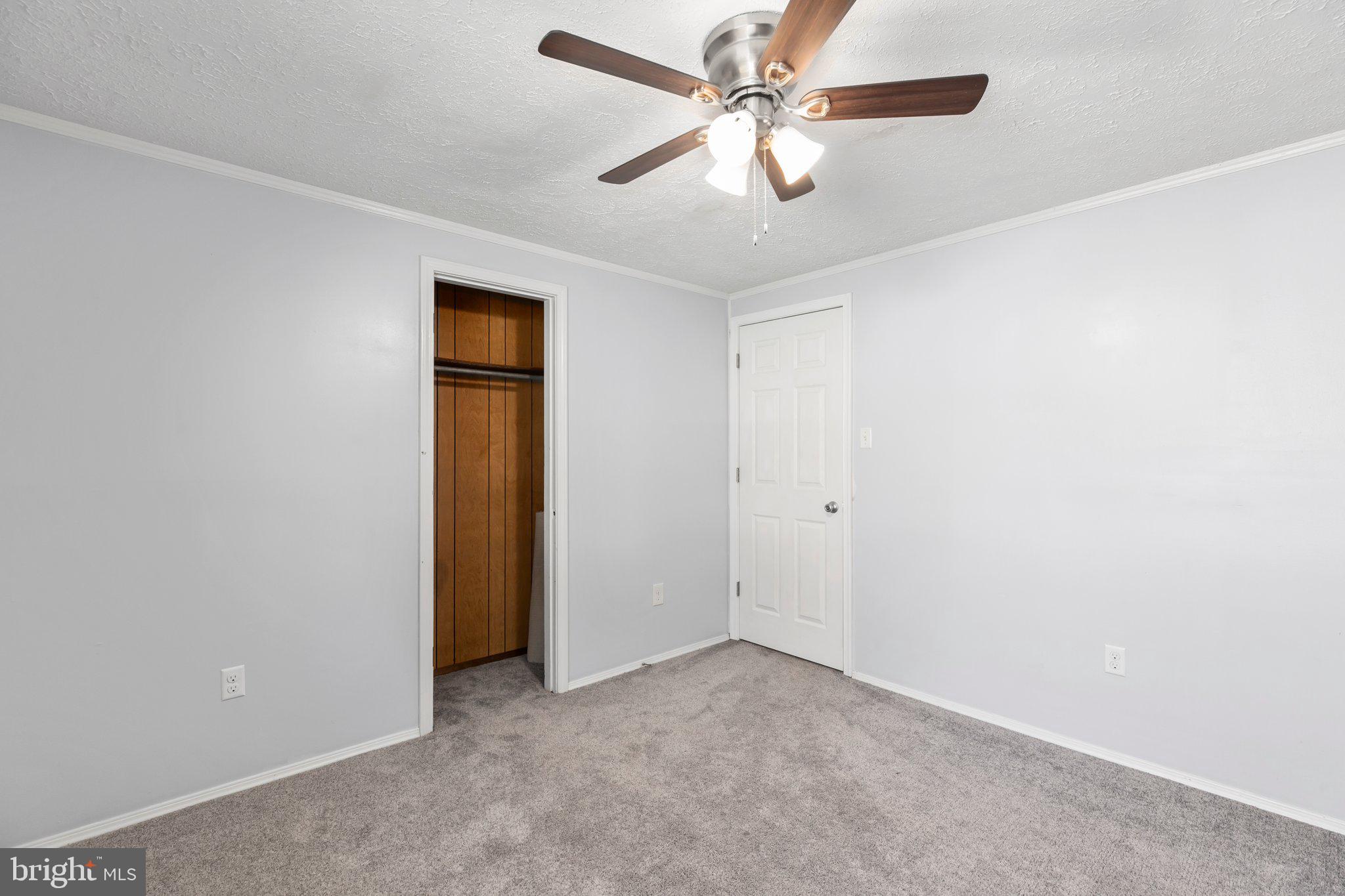 18 Hidden Lake Dr