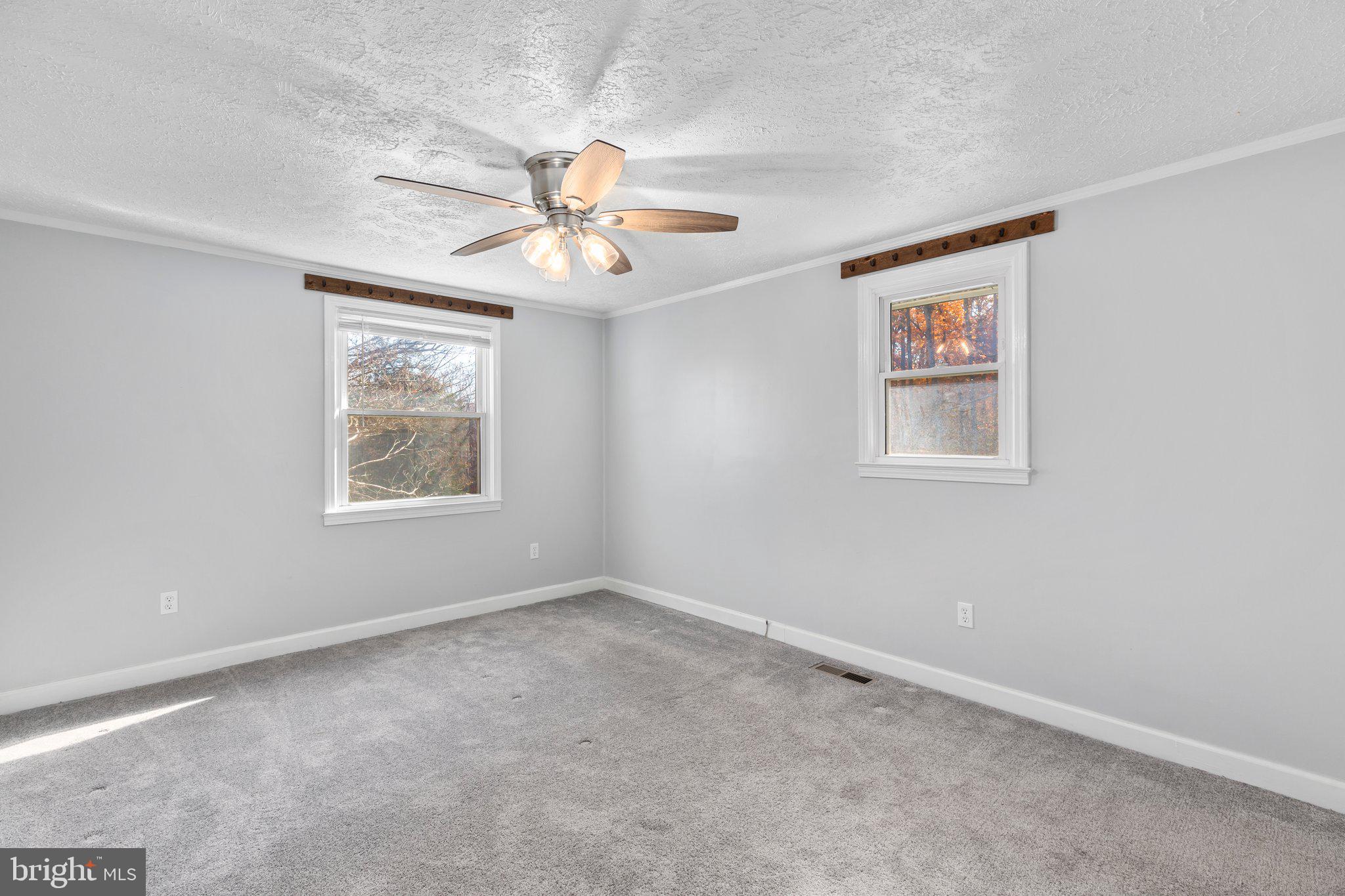 18 Hidden Lake Dr