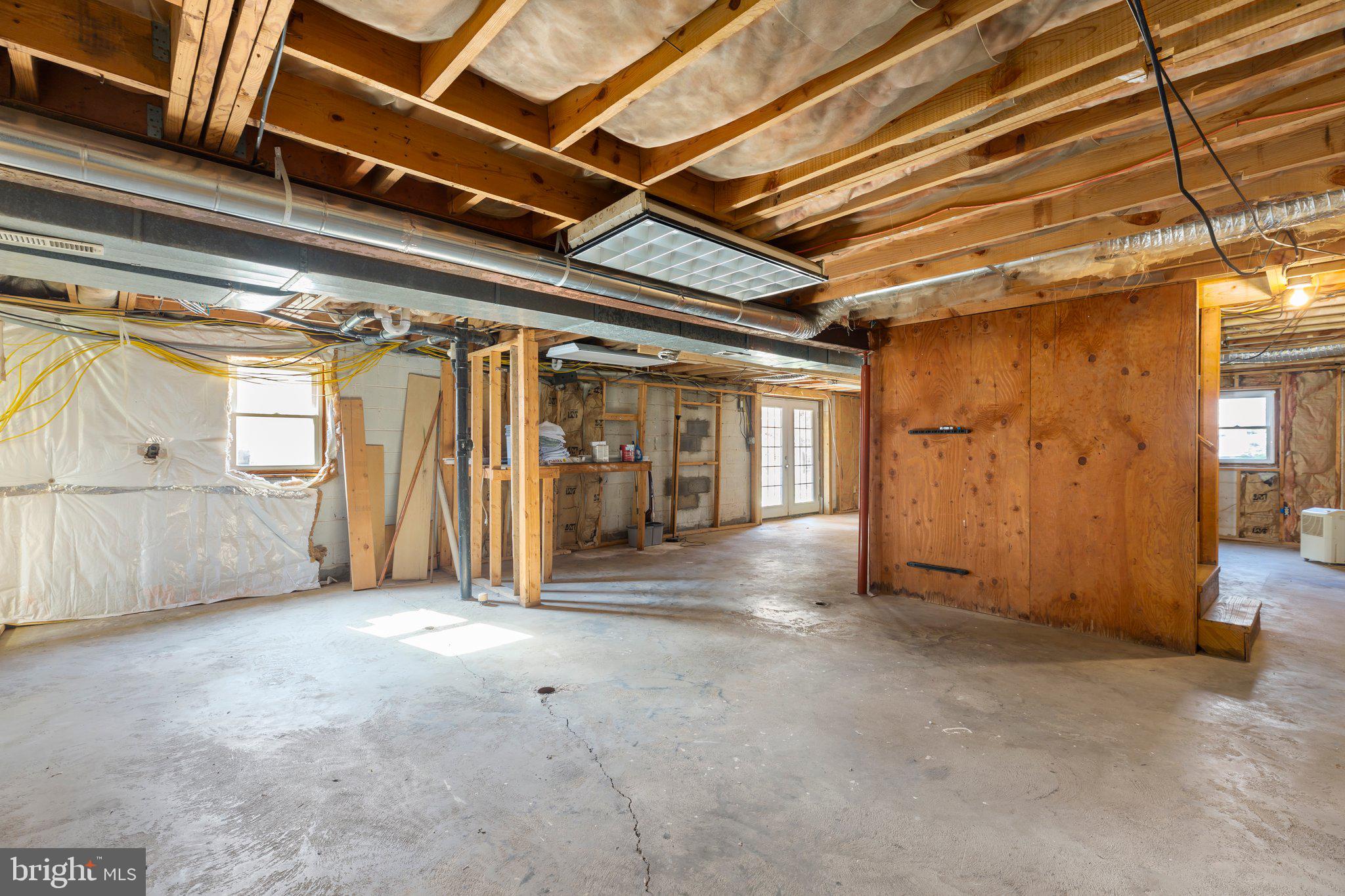 18 Hidden Lake Dr