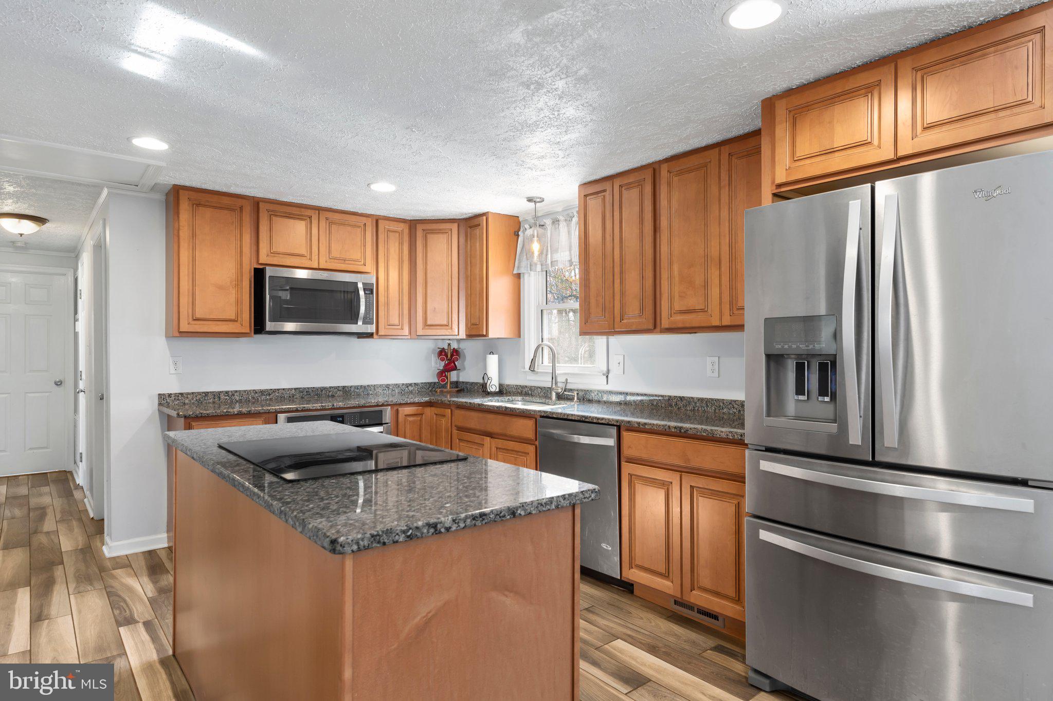 18 Hidden Lake Dr