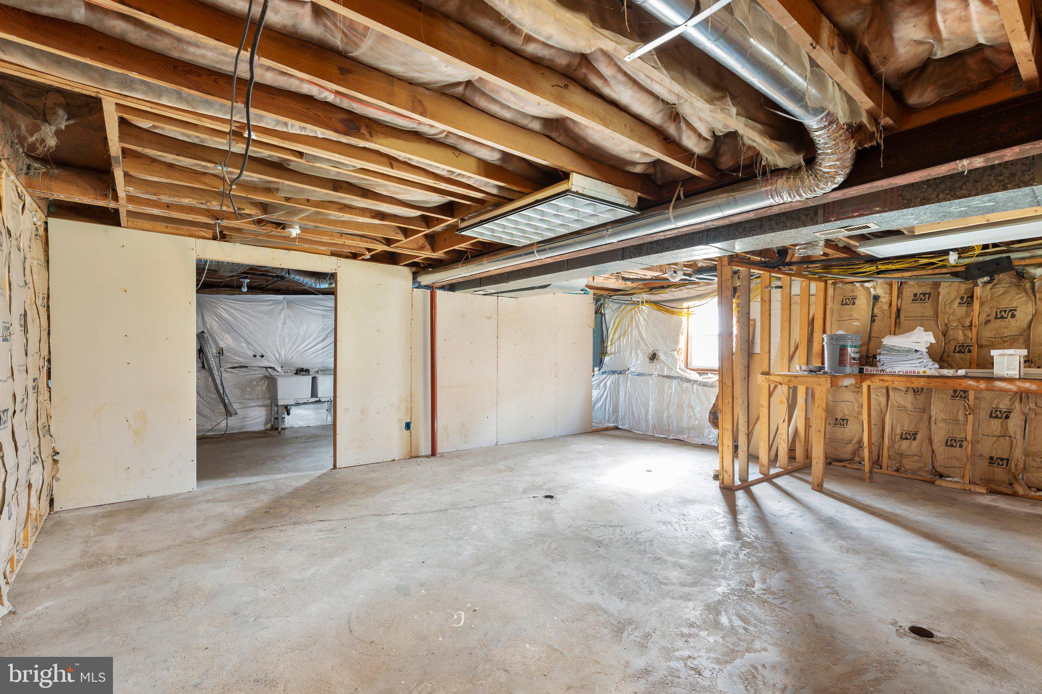 18 Hidden Lake Dr