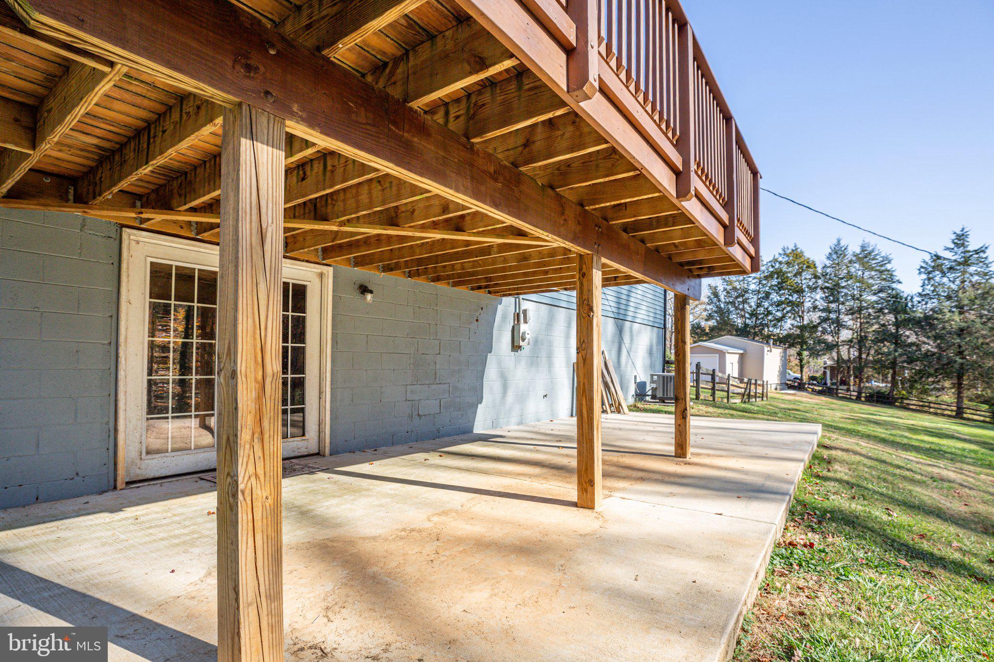 18 Hidden Lake Dr