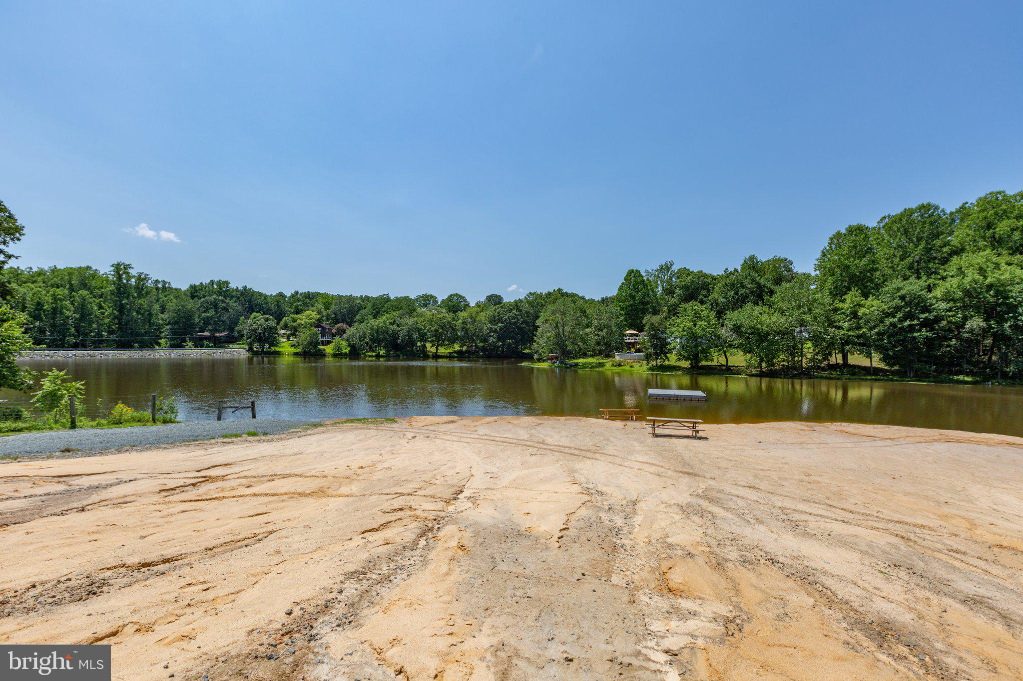 18 Hidden Lake Dr