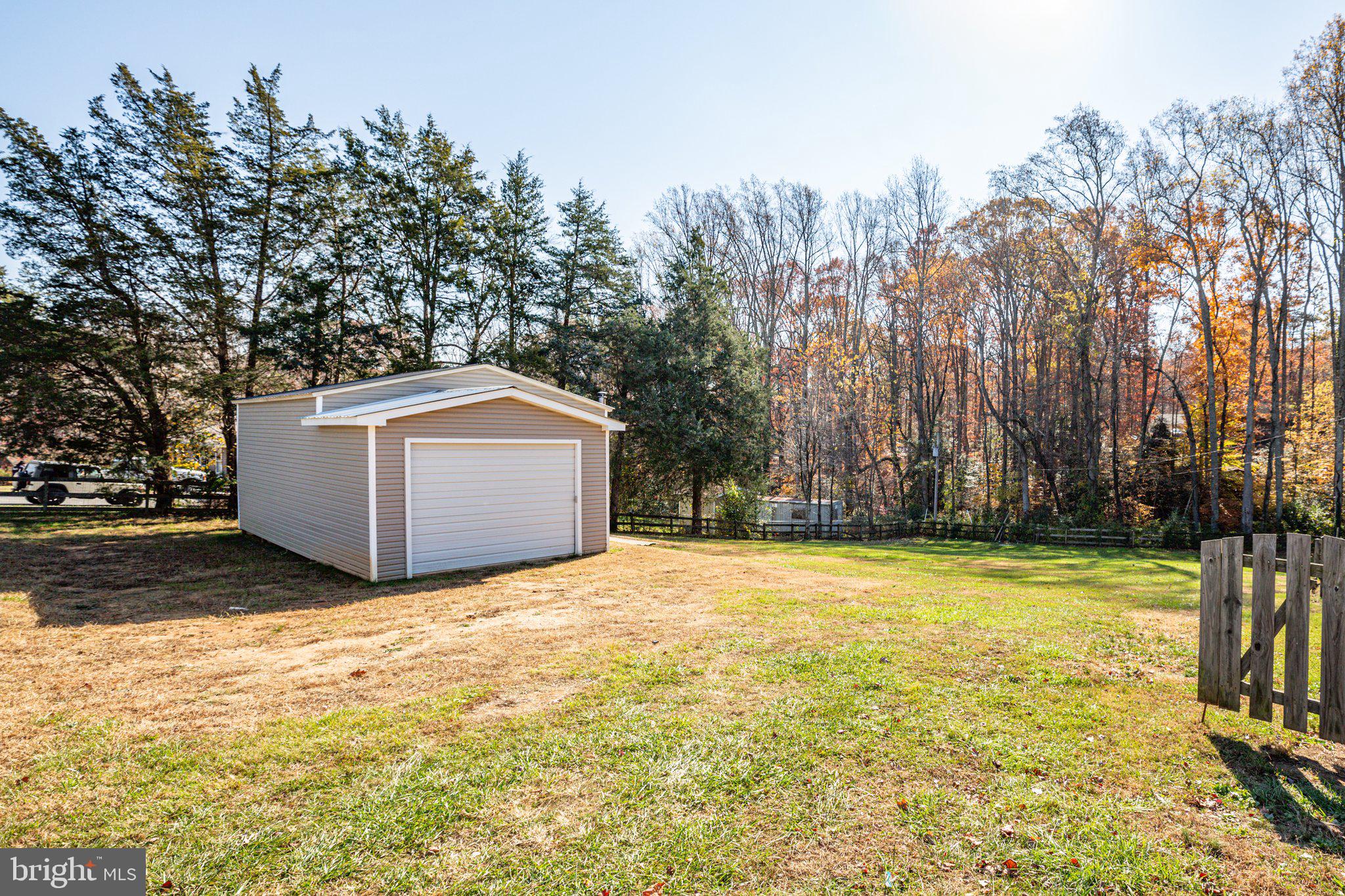 18 Hidden Lake Dr