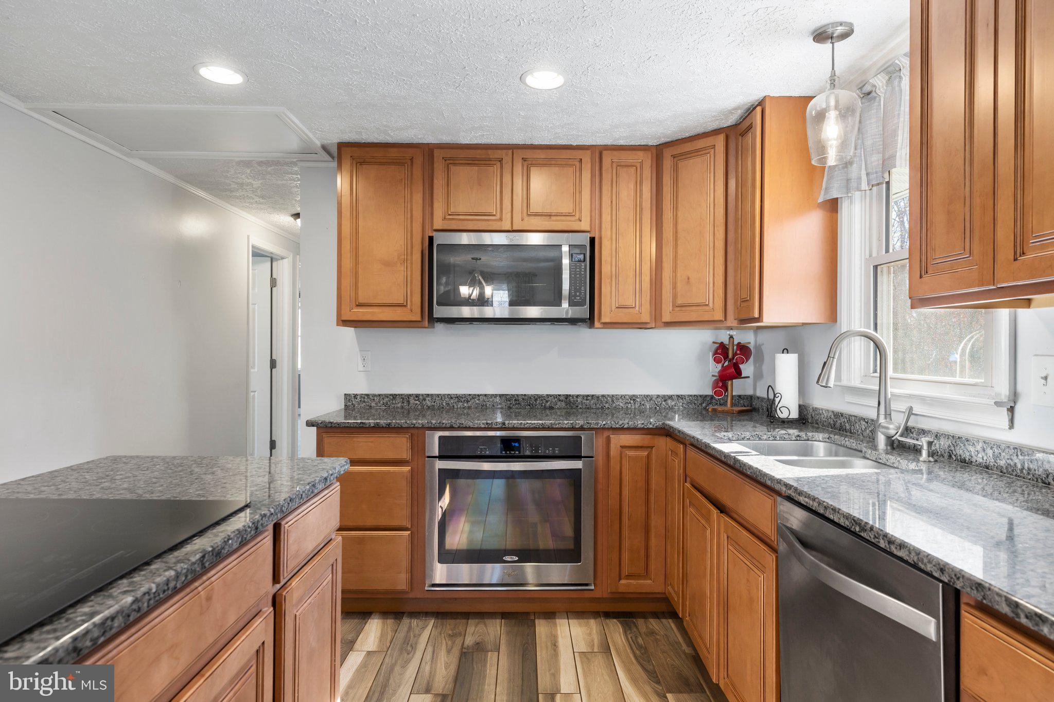 18 Hidden Lake Dr