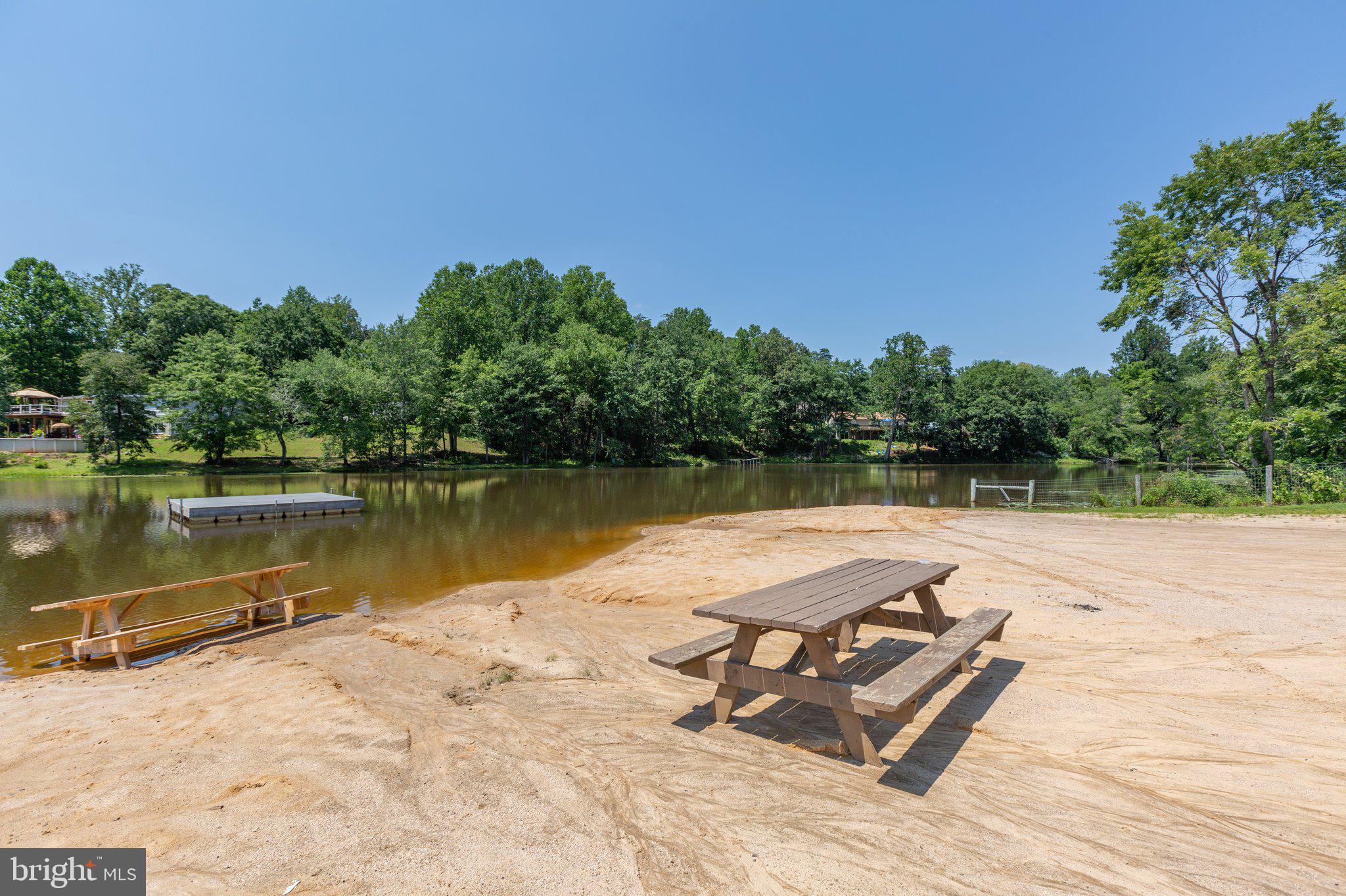 18 Hidden Lake Dr