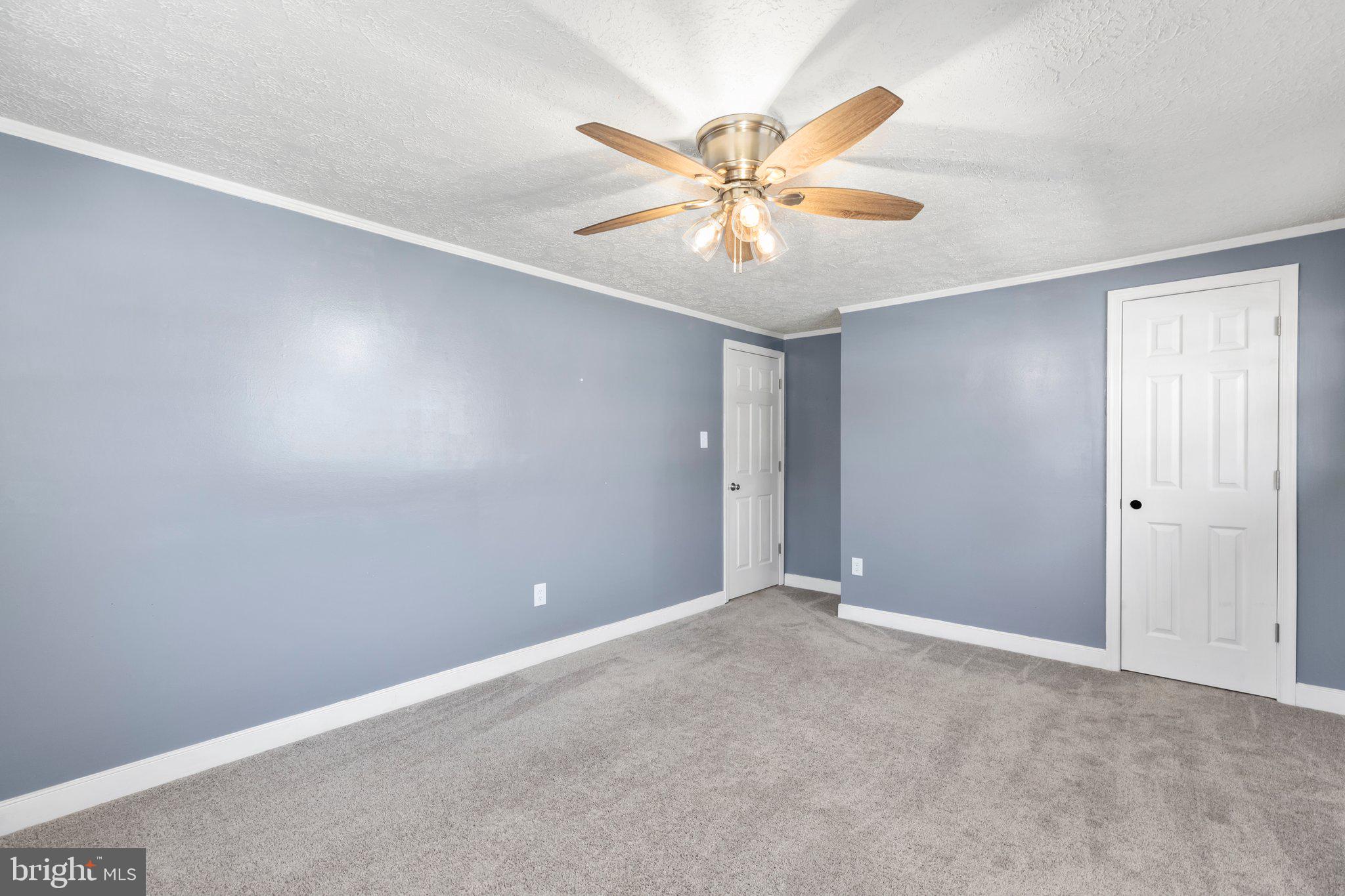 18 Hidden Lake Dr