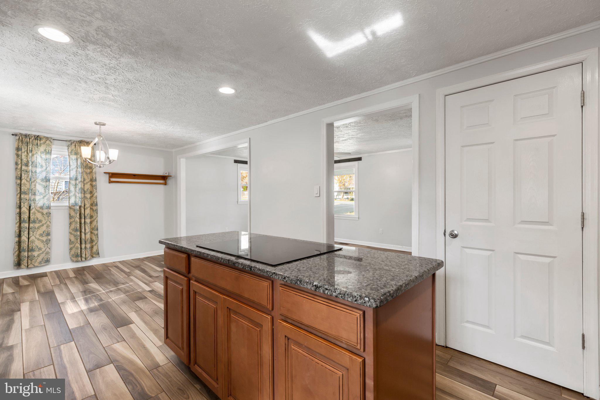 18 Hidden Lake Dr