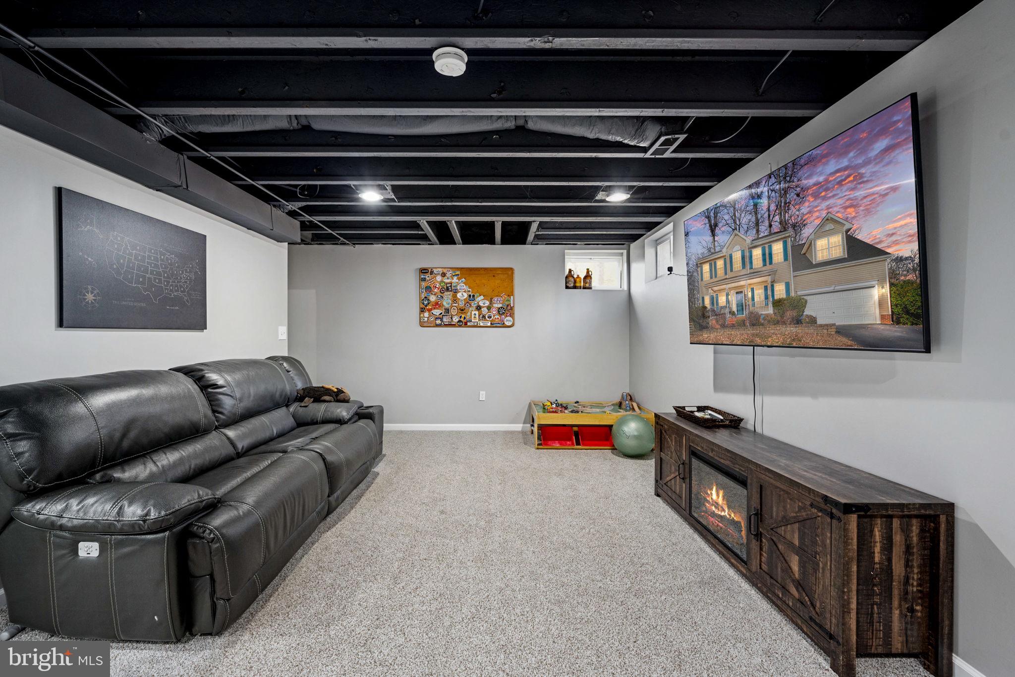 24 Sharpsburg Ln