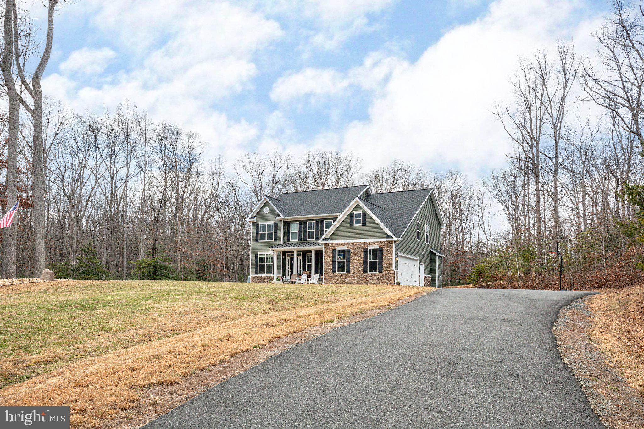 22 Hartwood Valley Ct