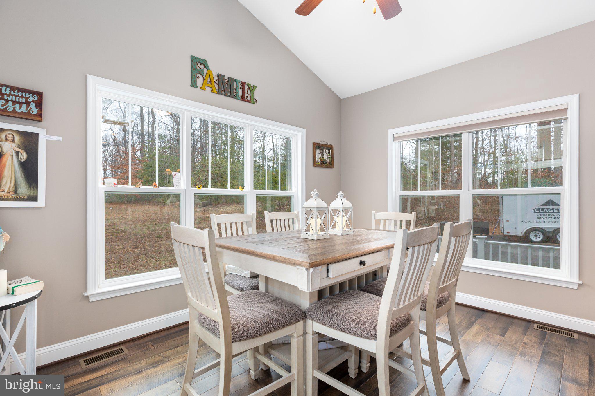 22 Hartwood Valley Ct