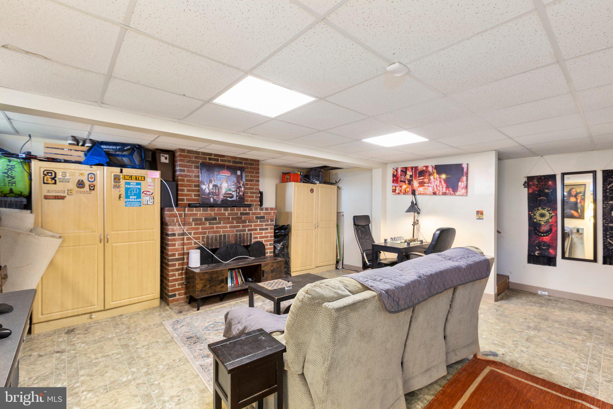701 Spring Valley Dr
