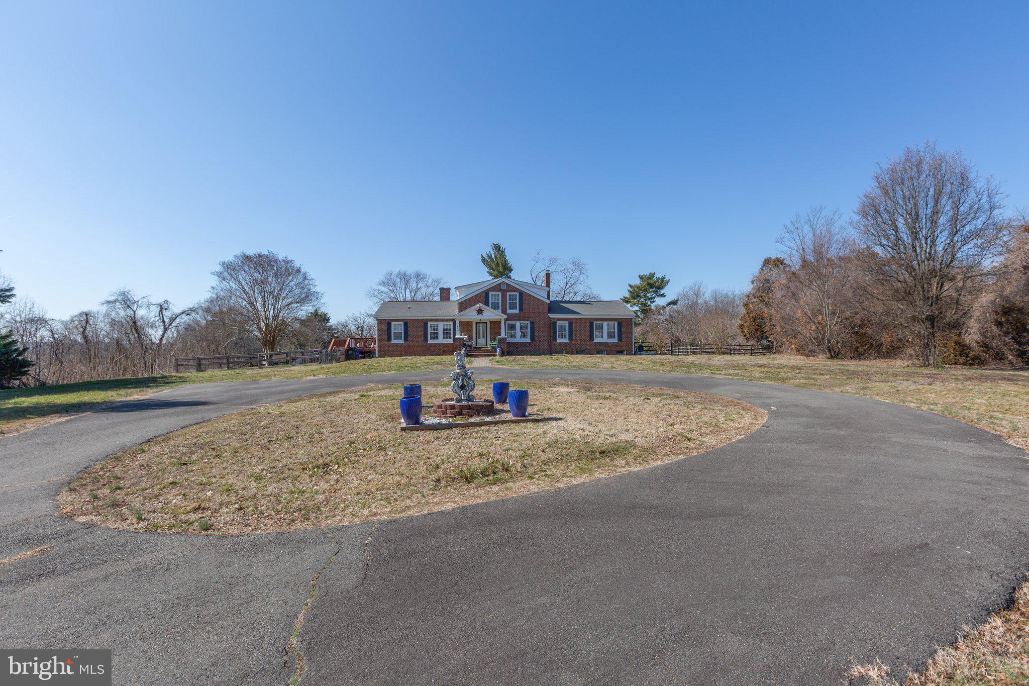 701 Spring Valley Dr
