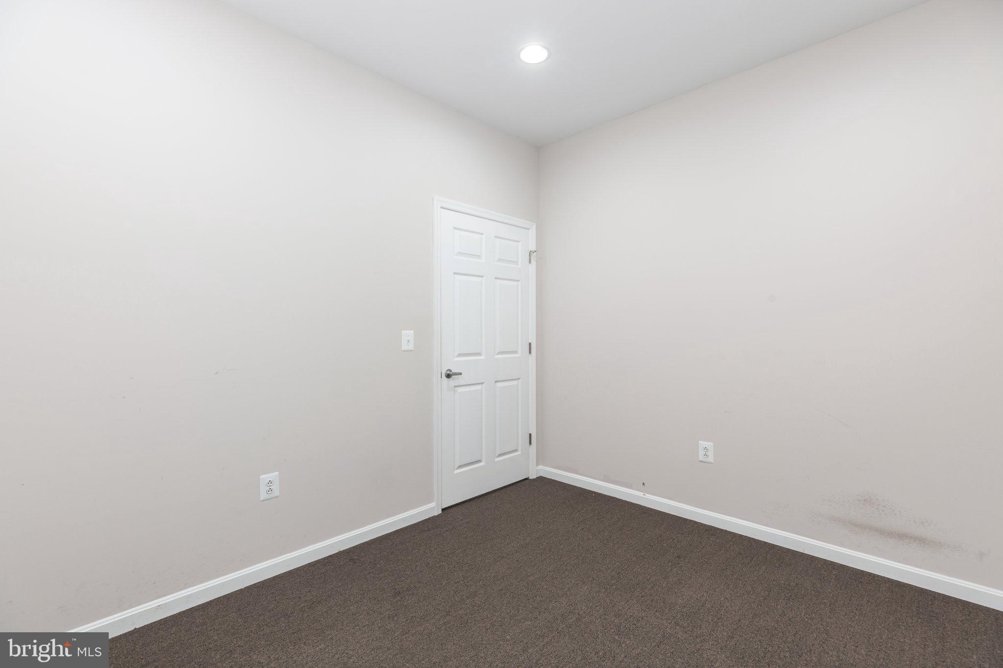 28 Potomac Creek Dr #111