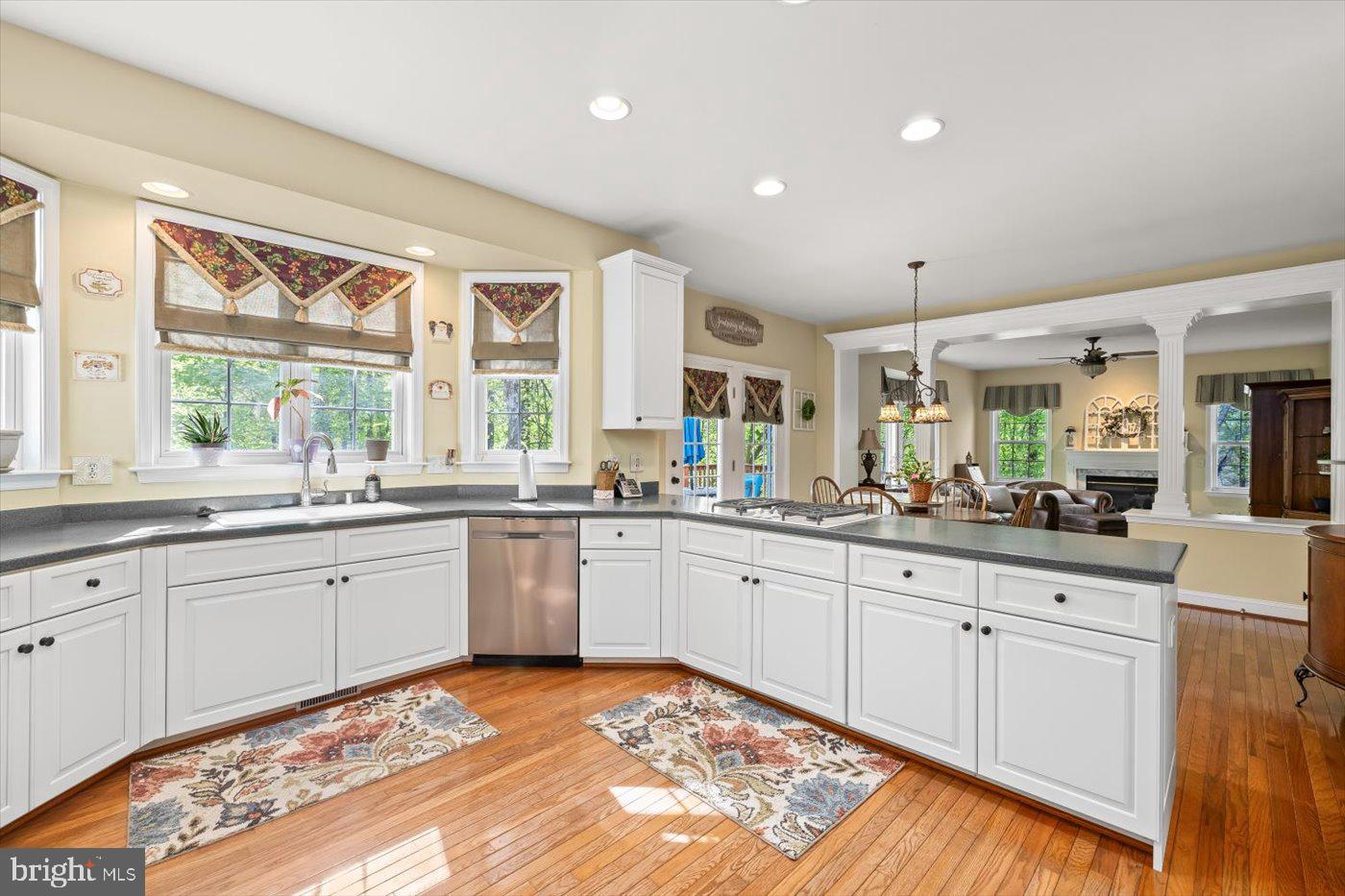 50 Crestwood