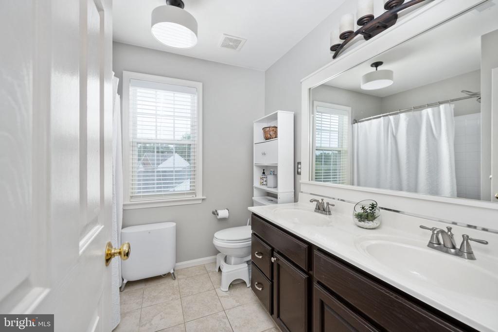 1 River Oak Dr