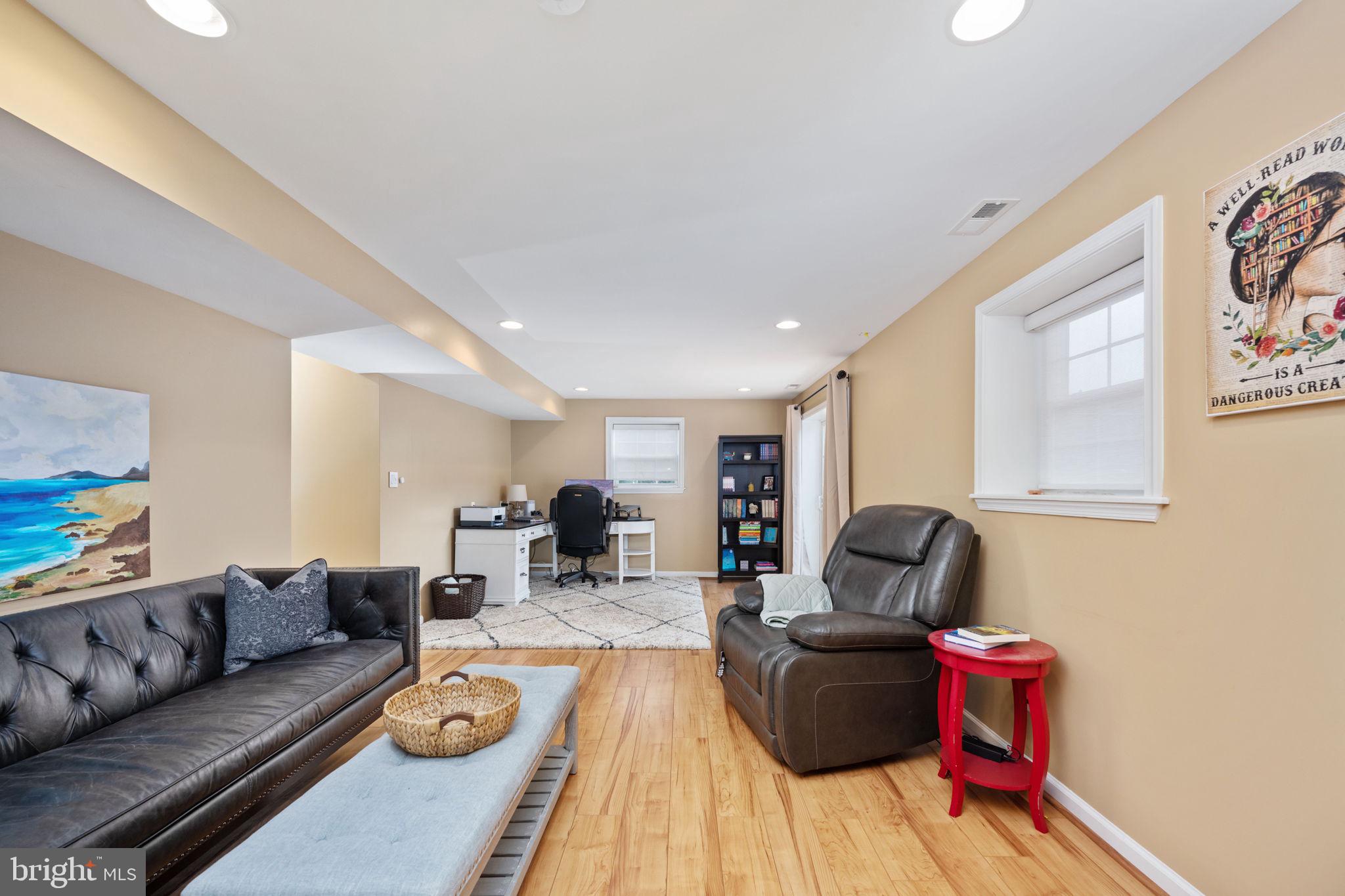 1 River Oak Dr