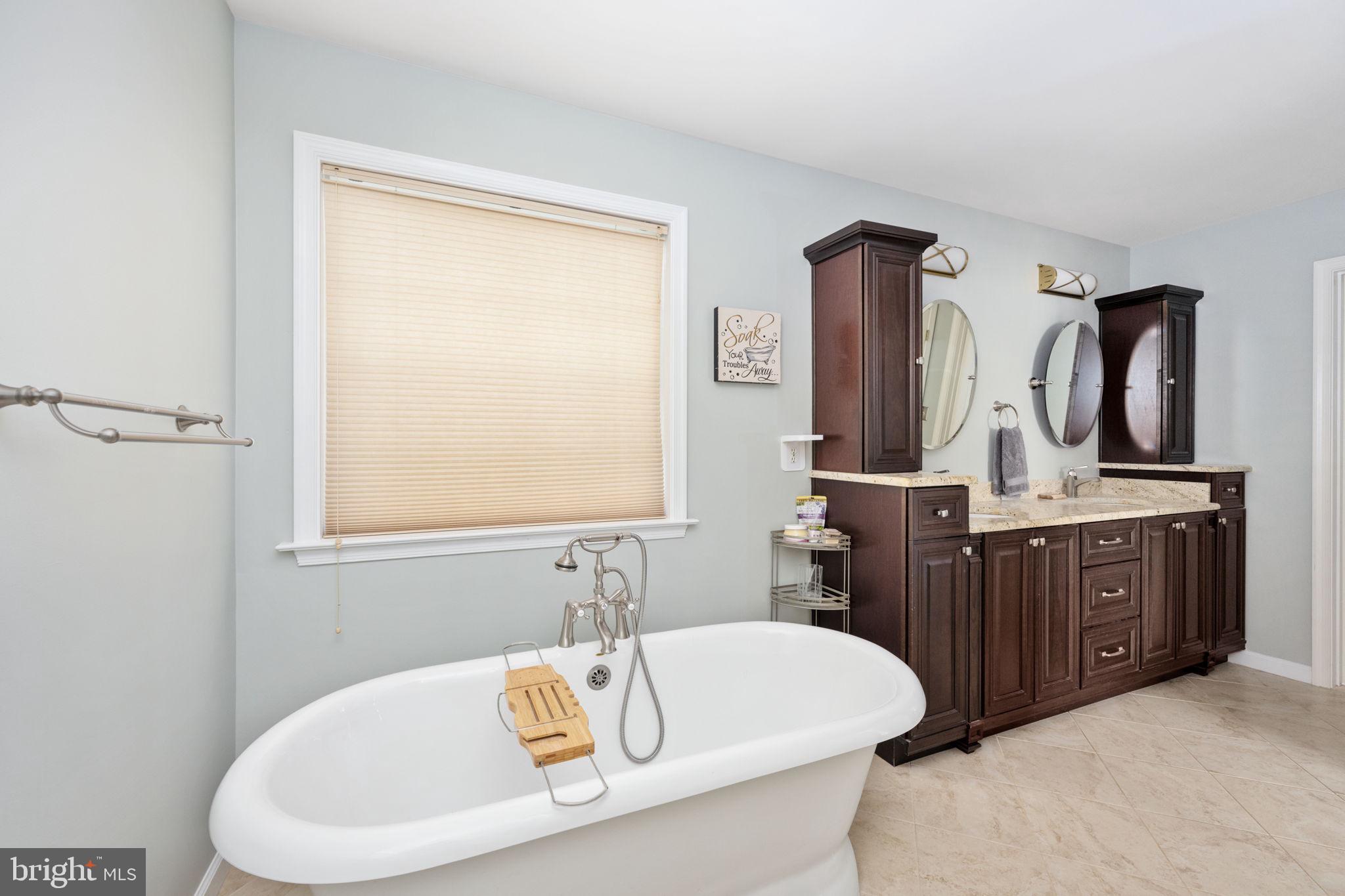 1 River Oak Dr