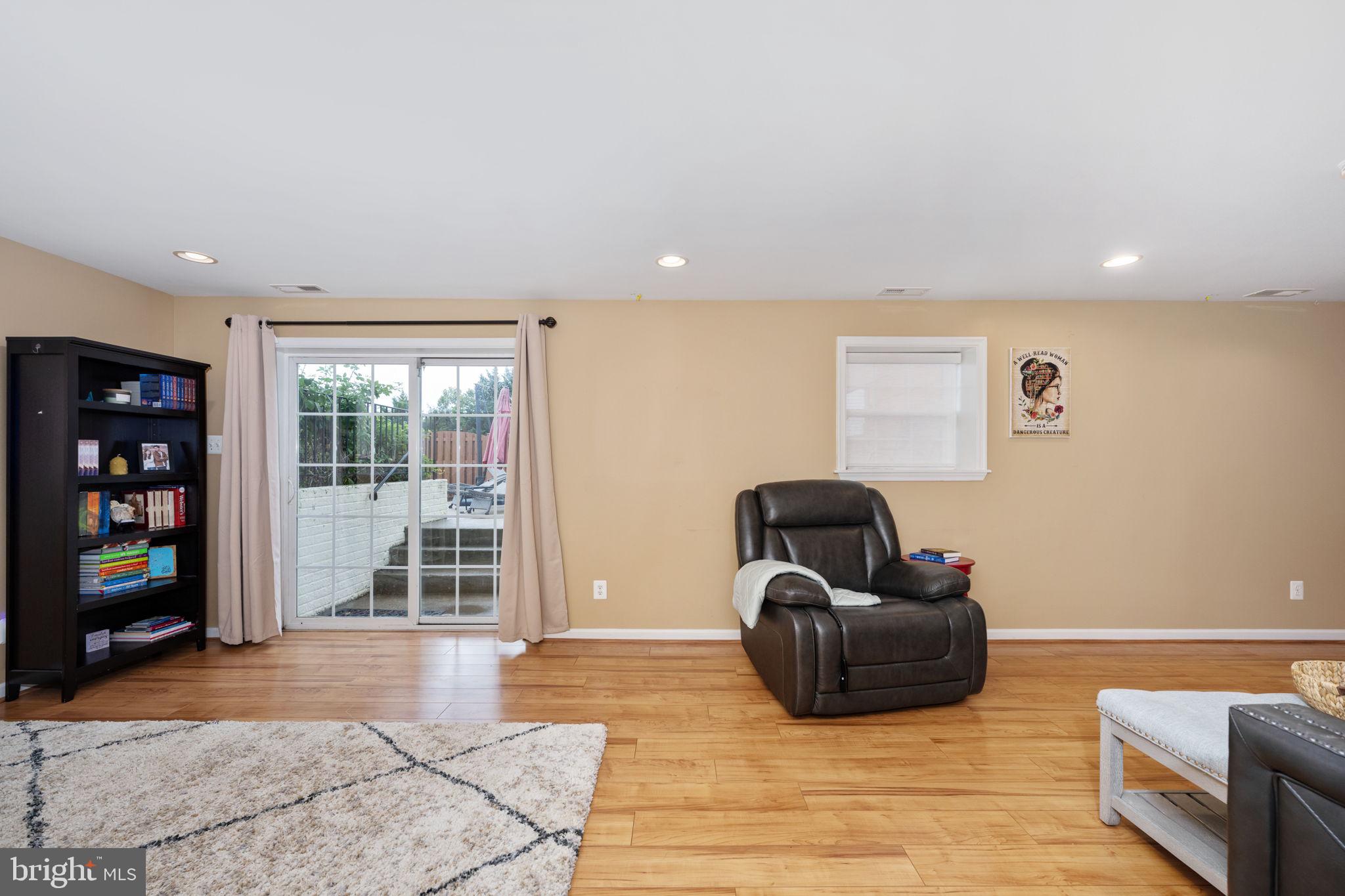 1 River Oak Dr