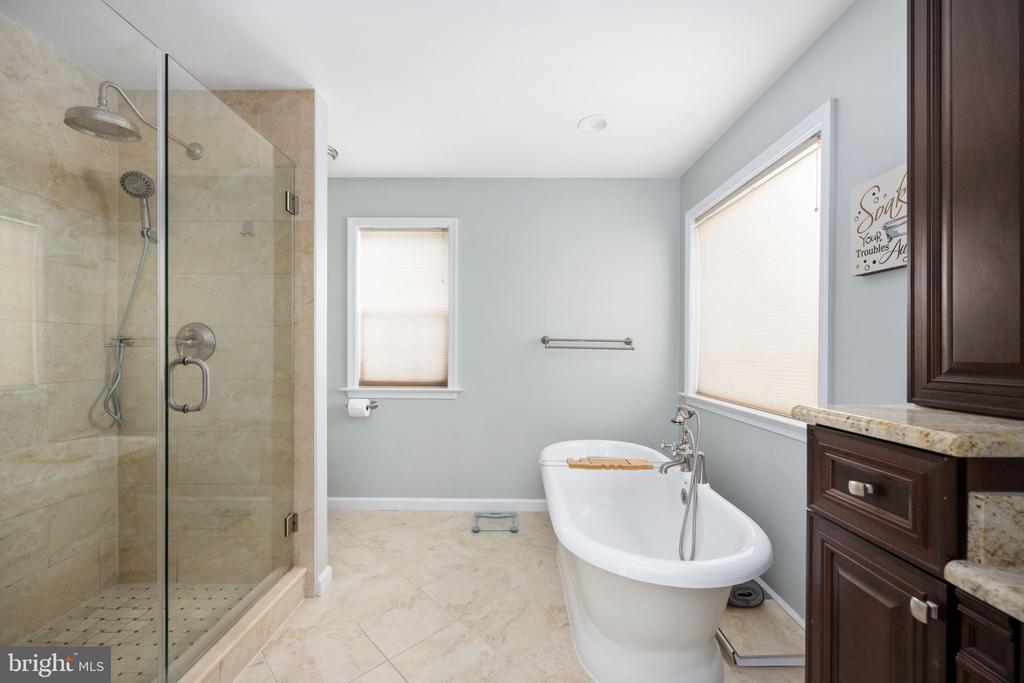 1 River Oak Dr