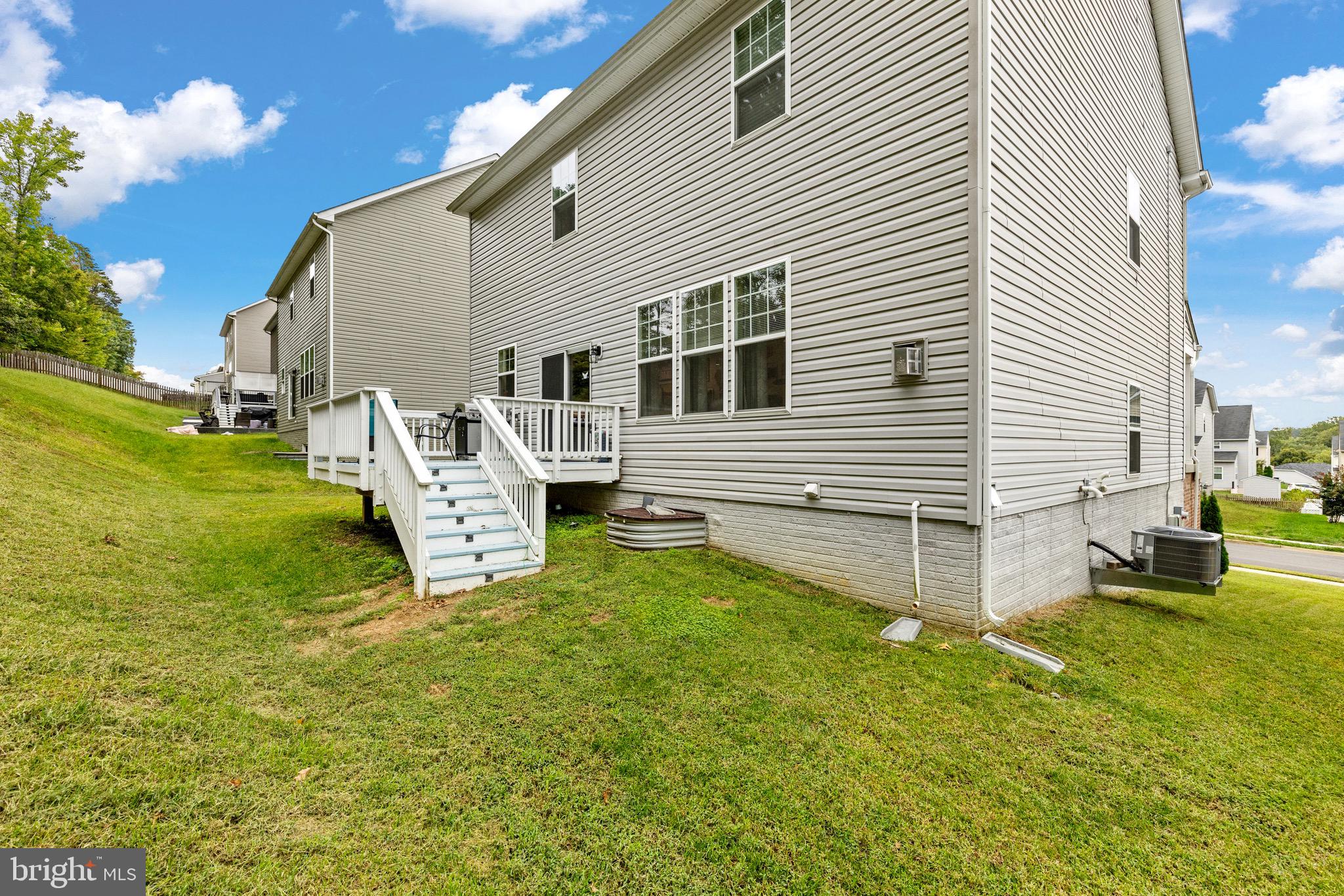 38 Clear Spring Ln