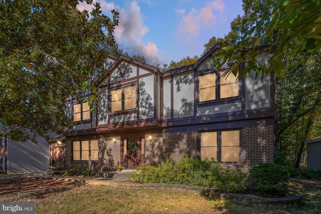 1038 Aquia Dr