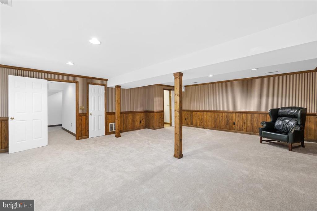 1038 Aquia Dr